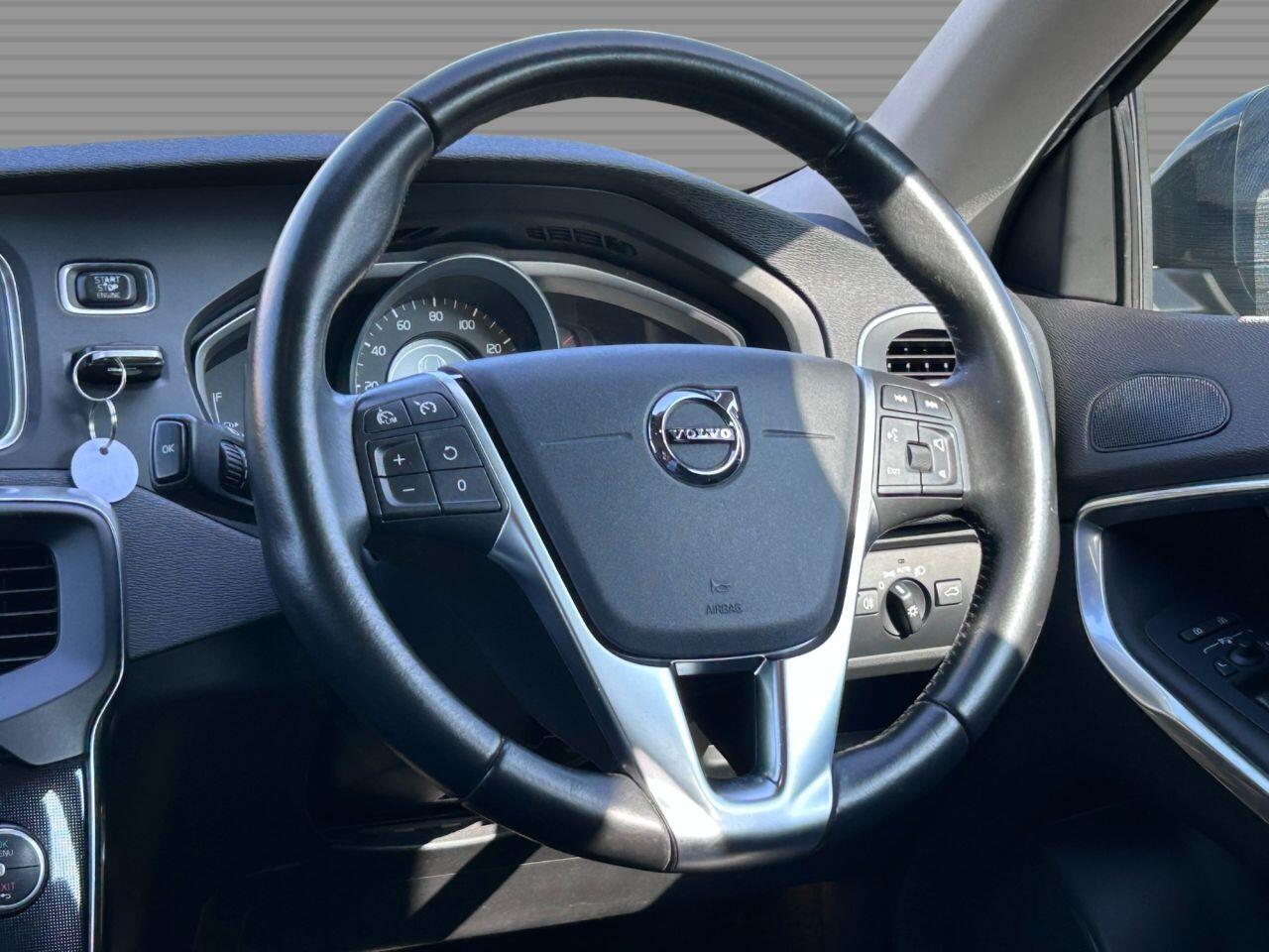 Volvo V40 - Image 14