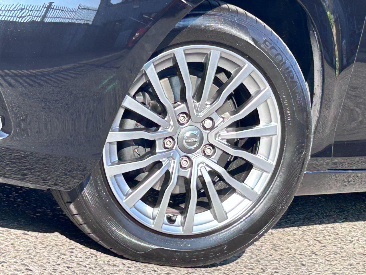 Volvo V40 - Image 18