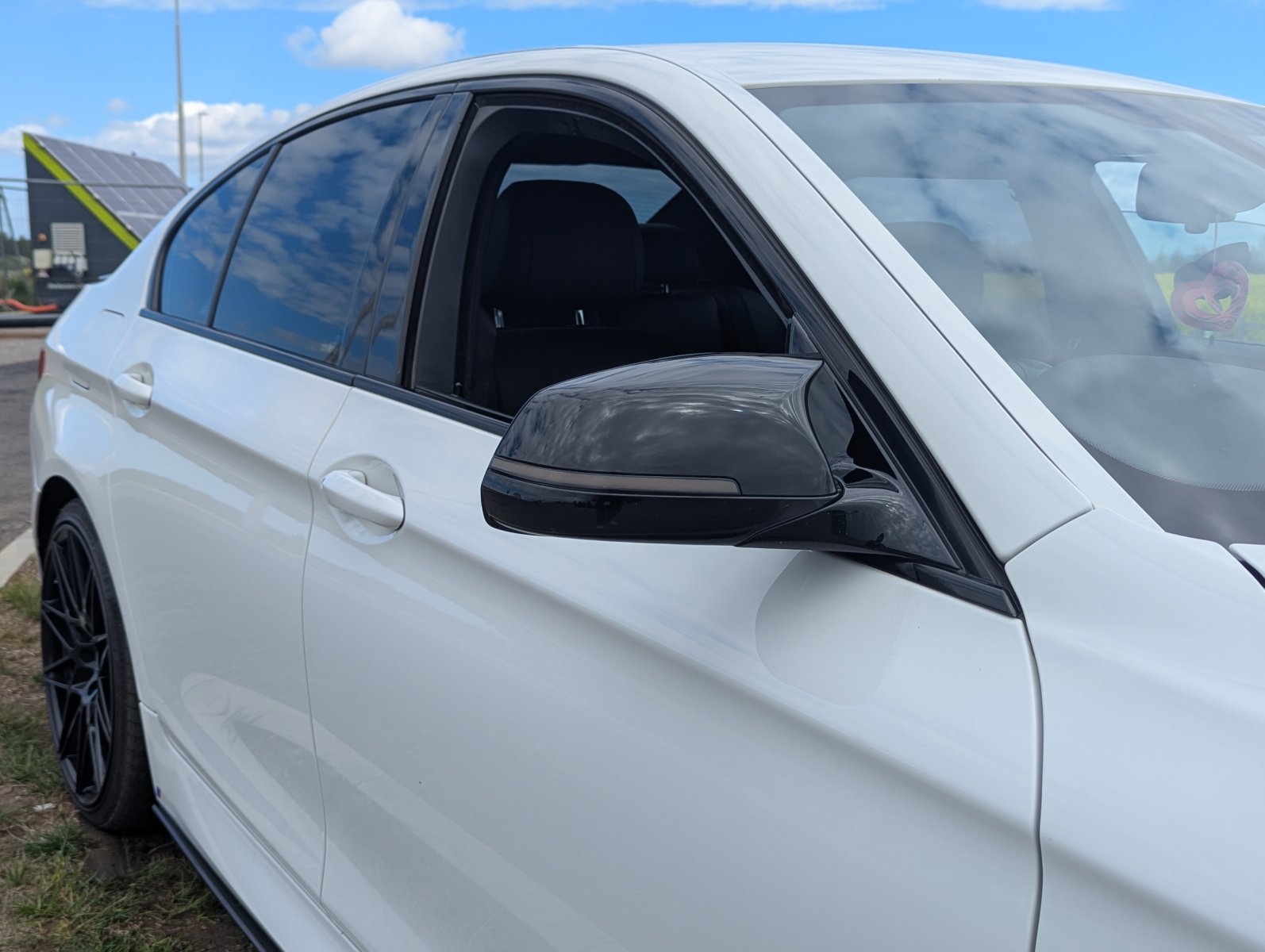 BMW 5 Series - Image 7