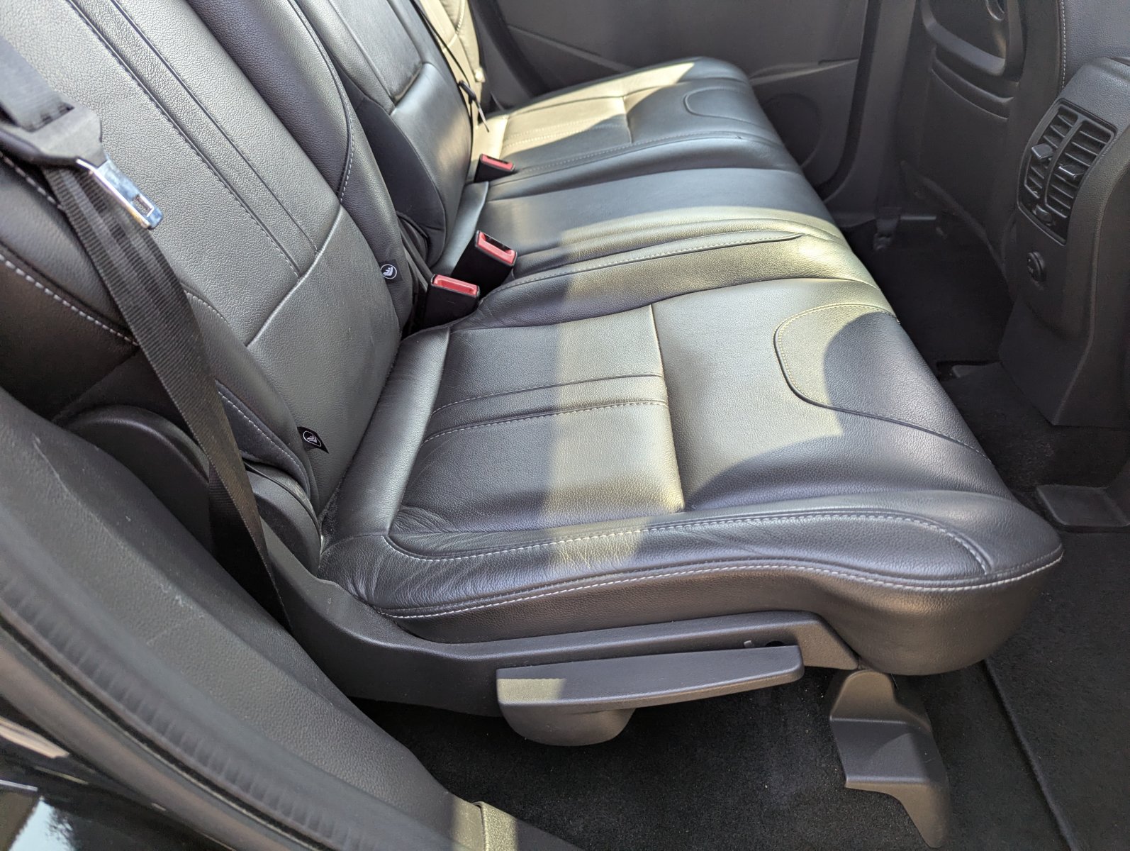 Ford Kuga - Image 11