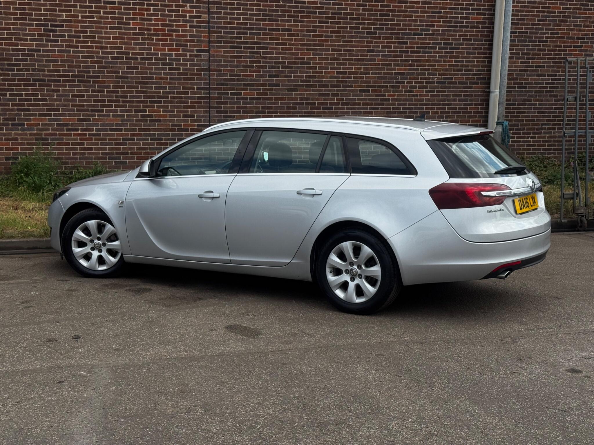 Vauxhall Insignia - Image 14
