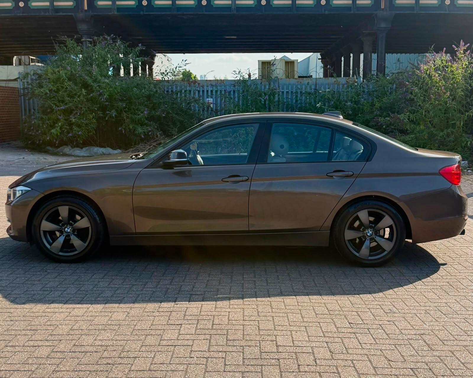 BMW 3 Series - Image 7