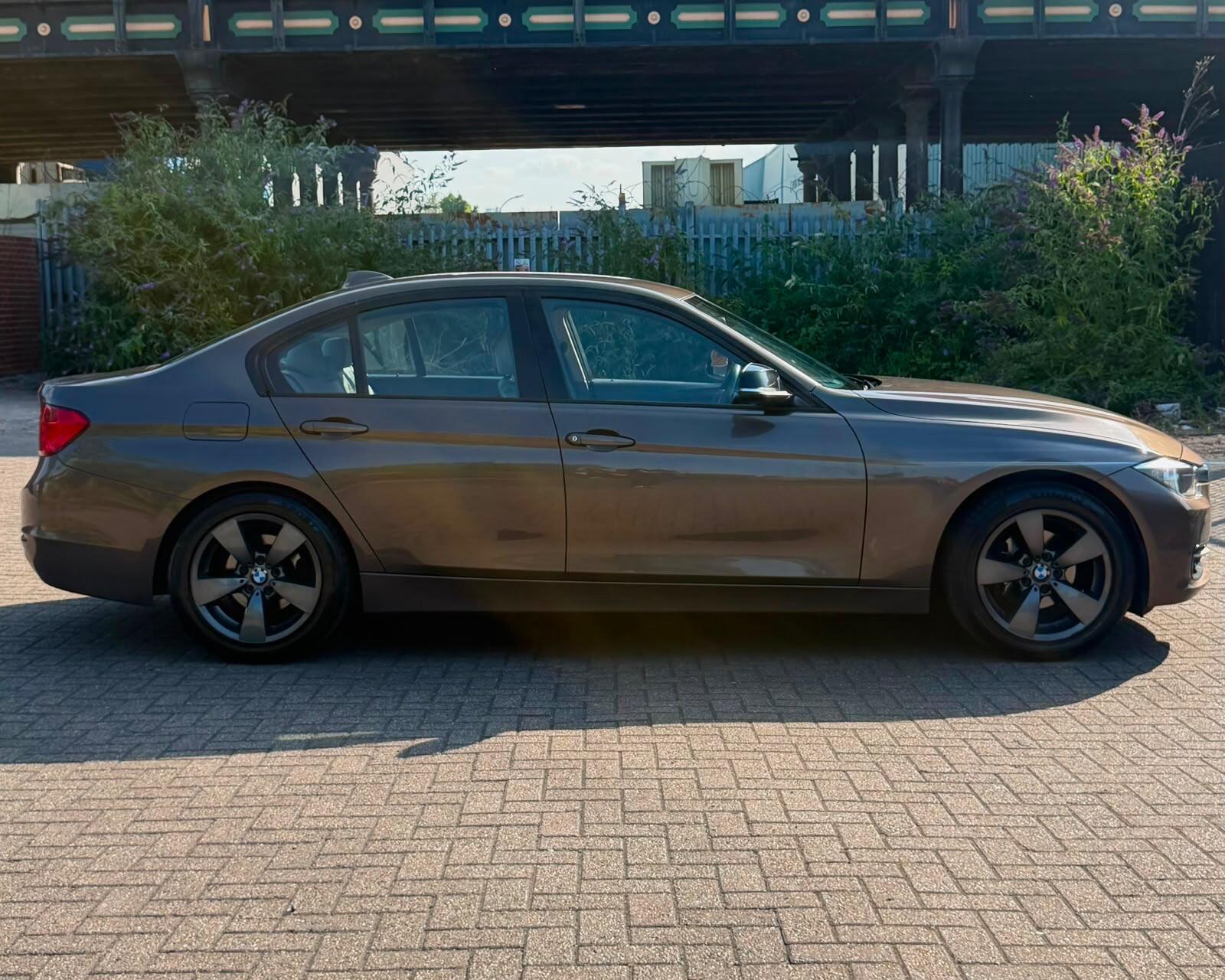 BMW 3 Series - Image 8