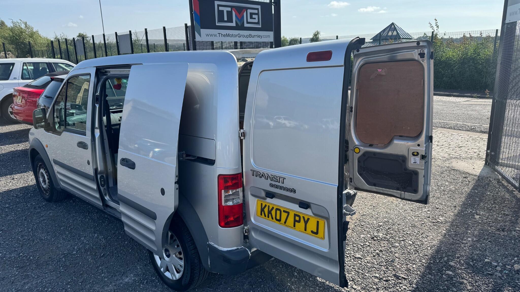 Ford Transit Connect - Image 8