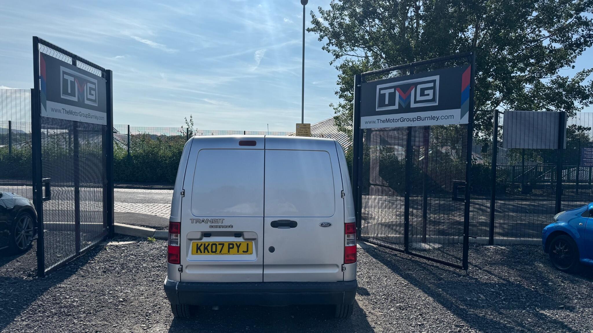 Ford Transit Connect - Image 10