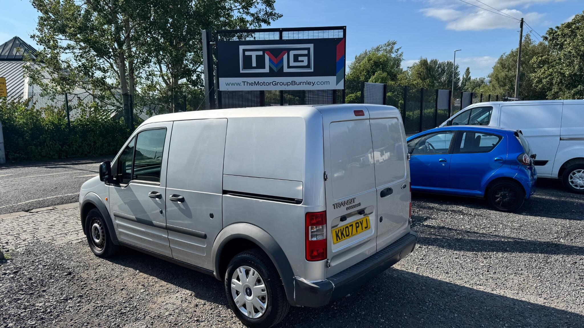 Ford Transit Connect - Image 11
