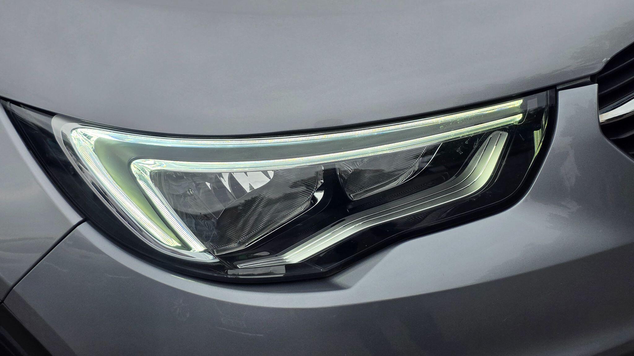 Vauxhall Grandland X - Image 11