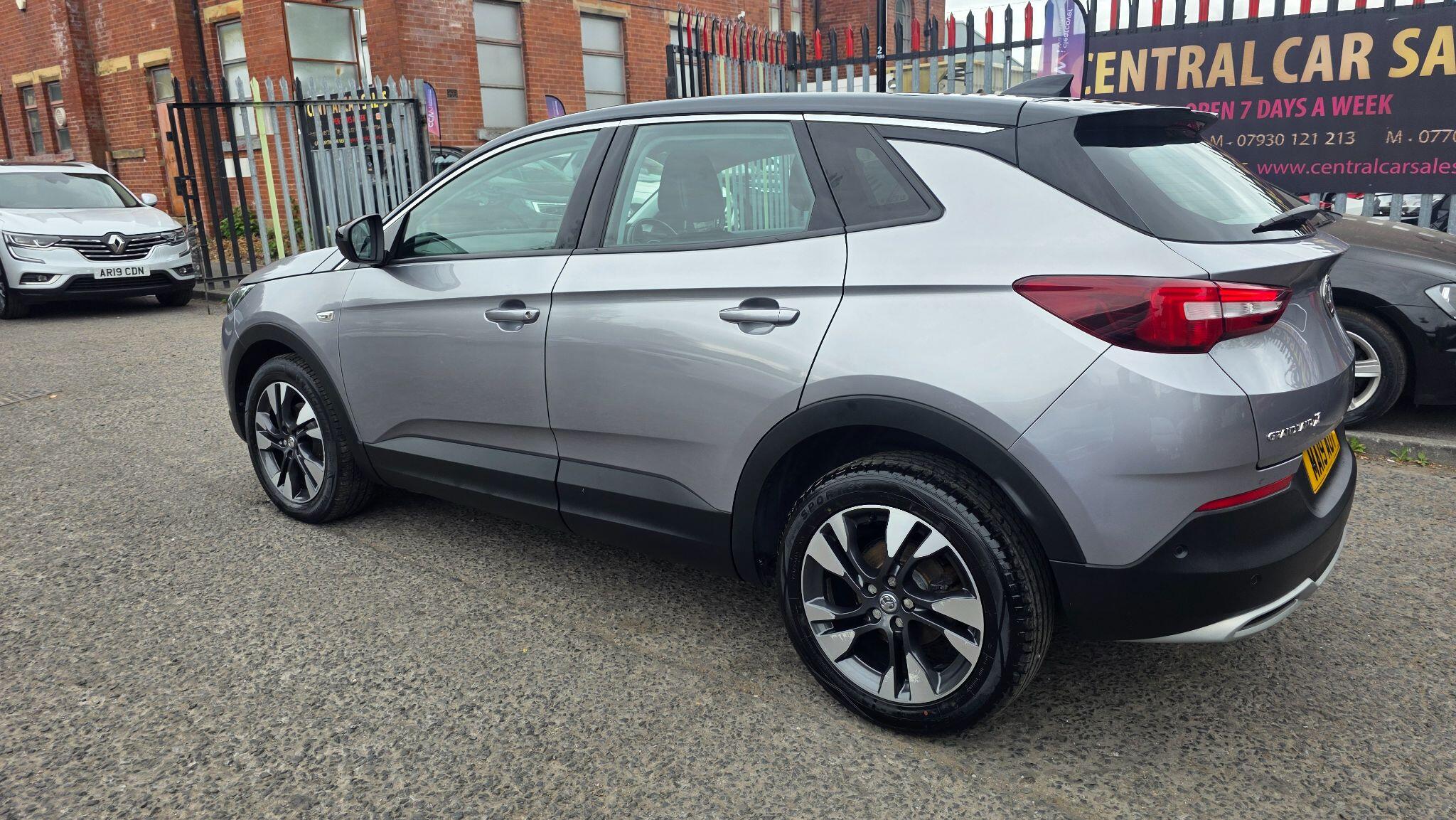 Vauxhall Grandland X - Image 13