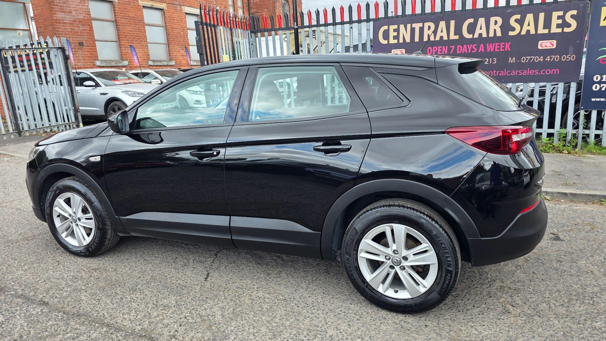 Vauxhall Grandland X - Image 17