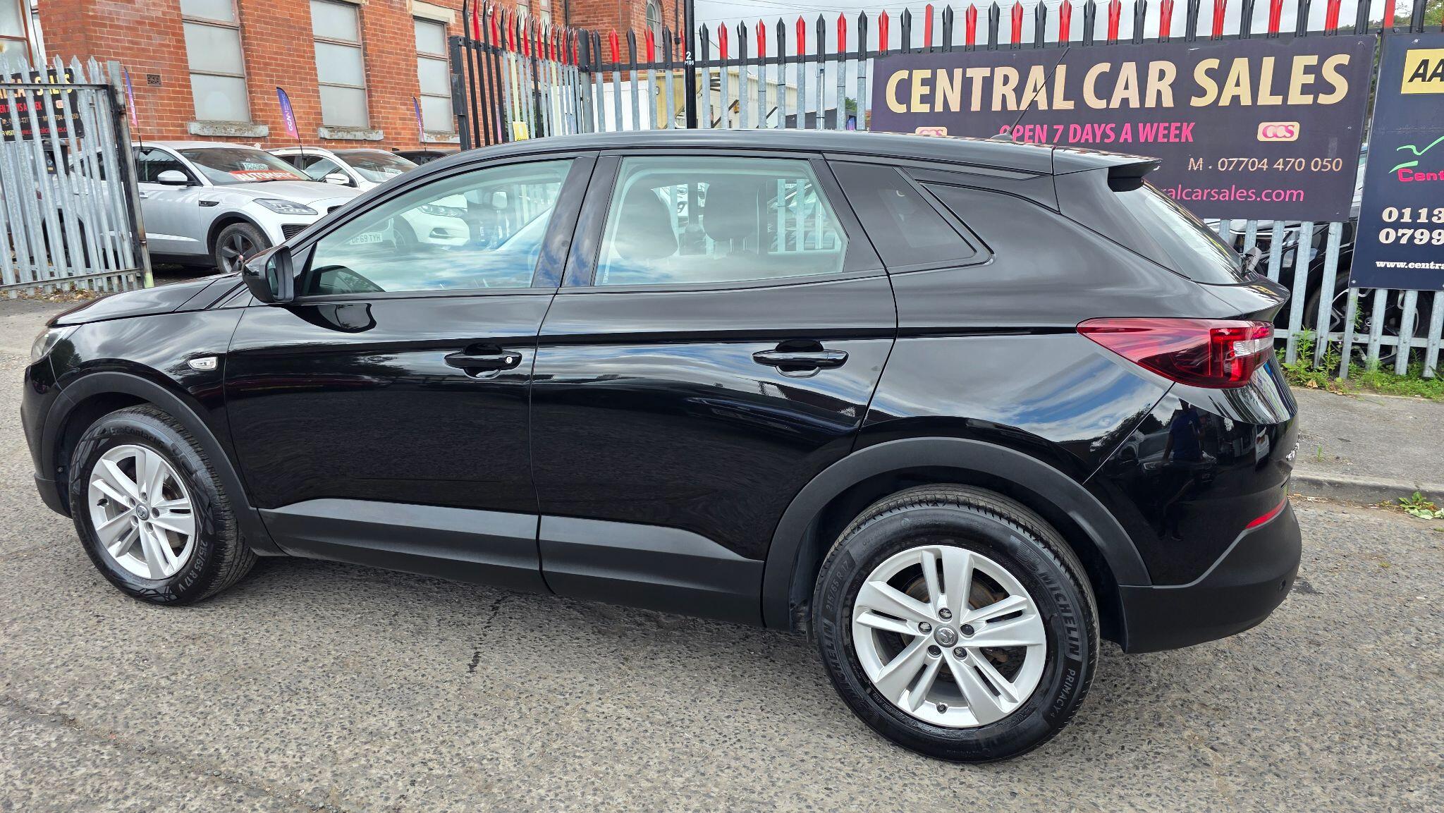Vauxhall Grandland X - Image 18