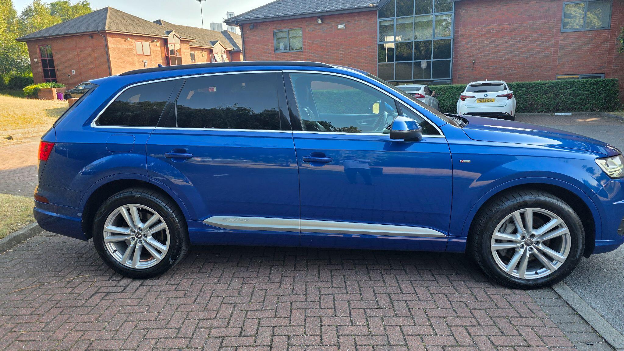 Audi Q7 - Image 8