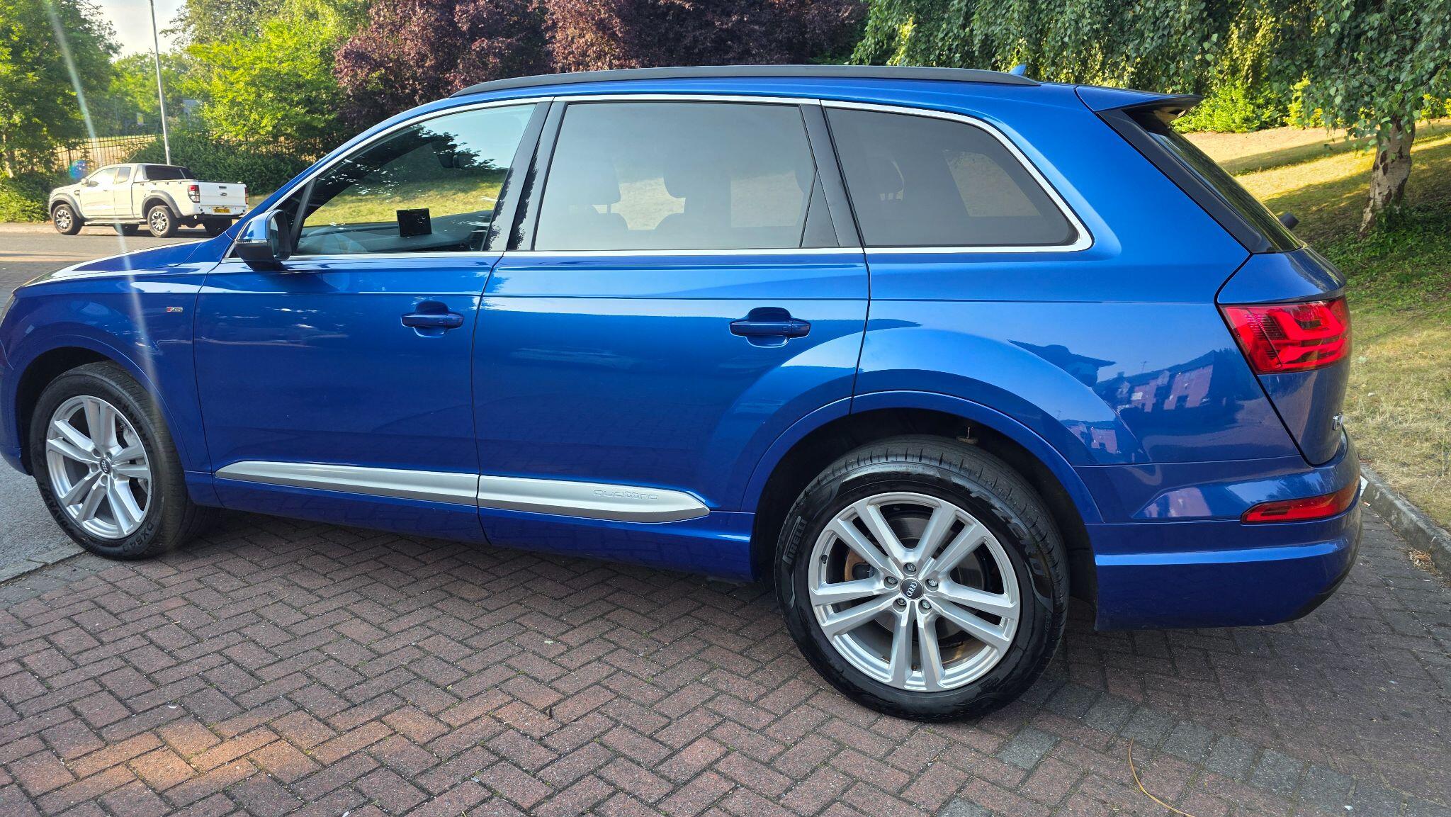 Audi Q7 - Image 17