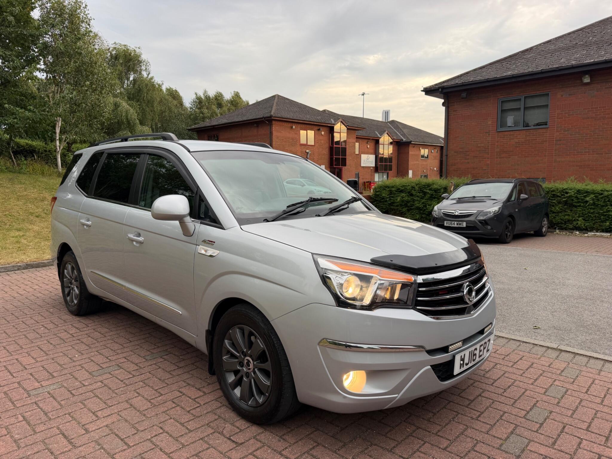 Ssangyong Turismo - Image 2
