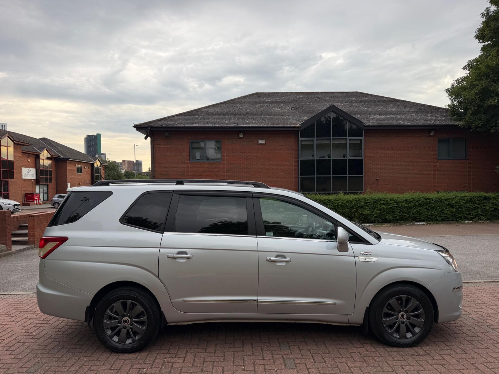 Ssangyong Turismo - Image 3