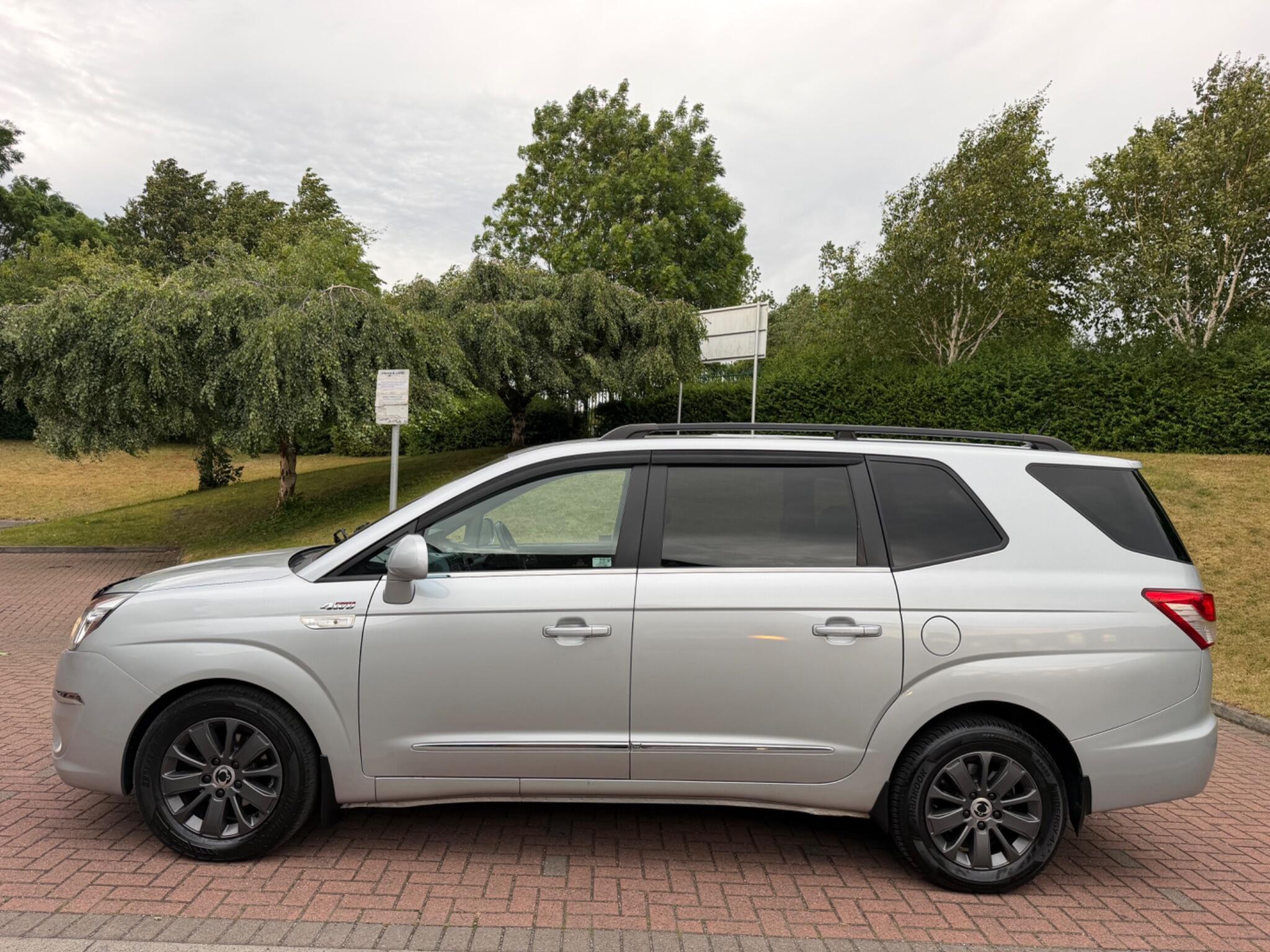 Ssangyong Turismo - Image 6