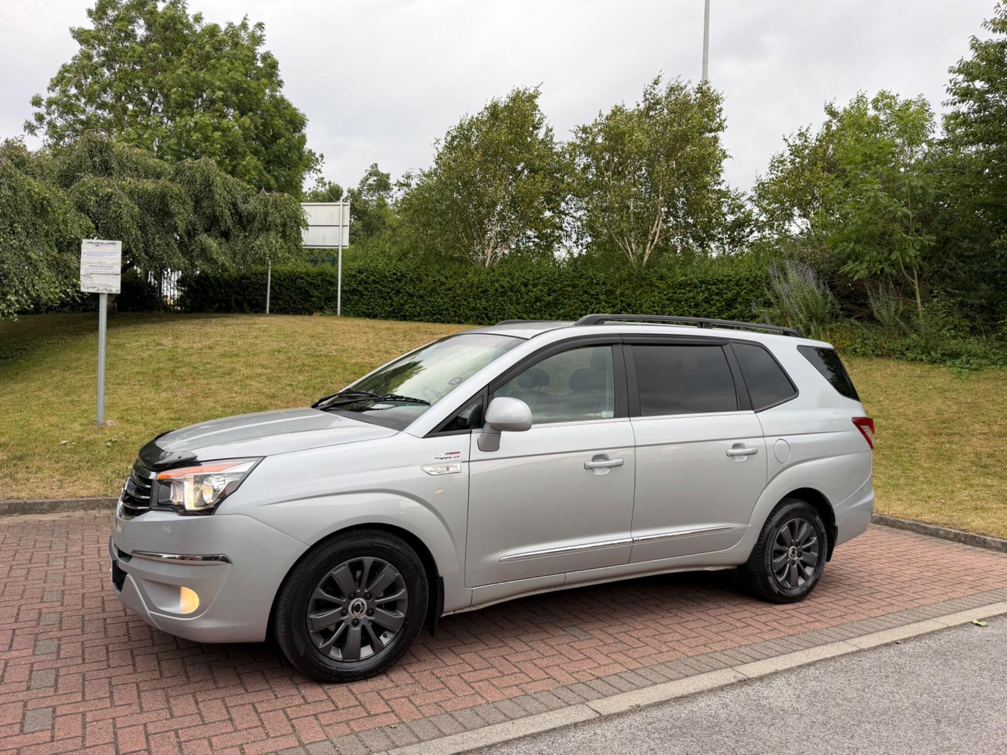 Ssangyong Turismo - Image 10