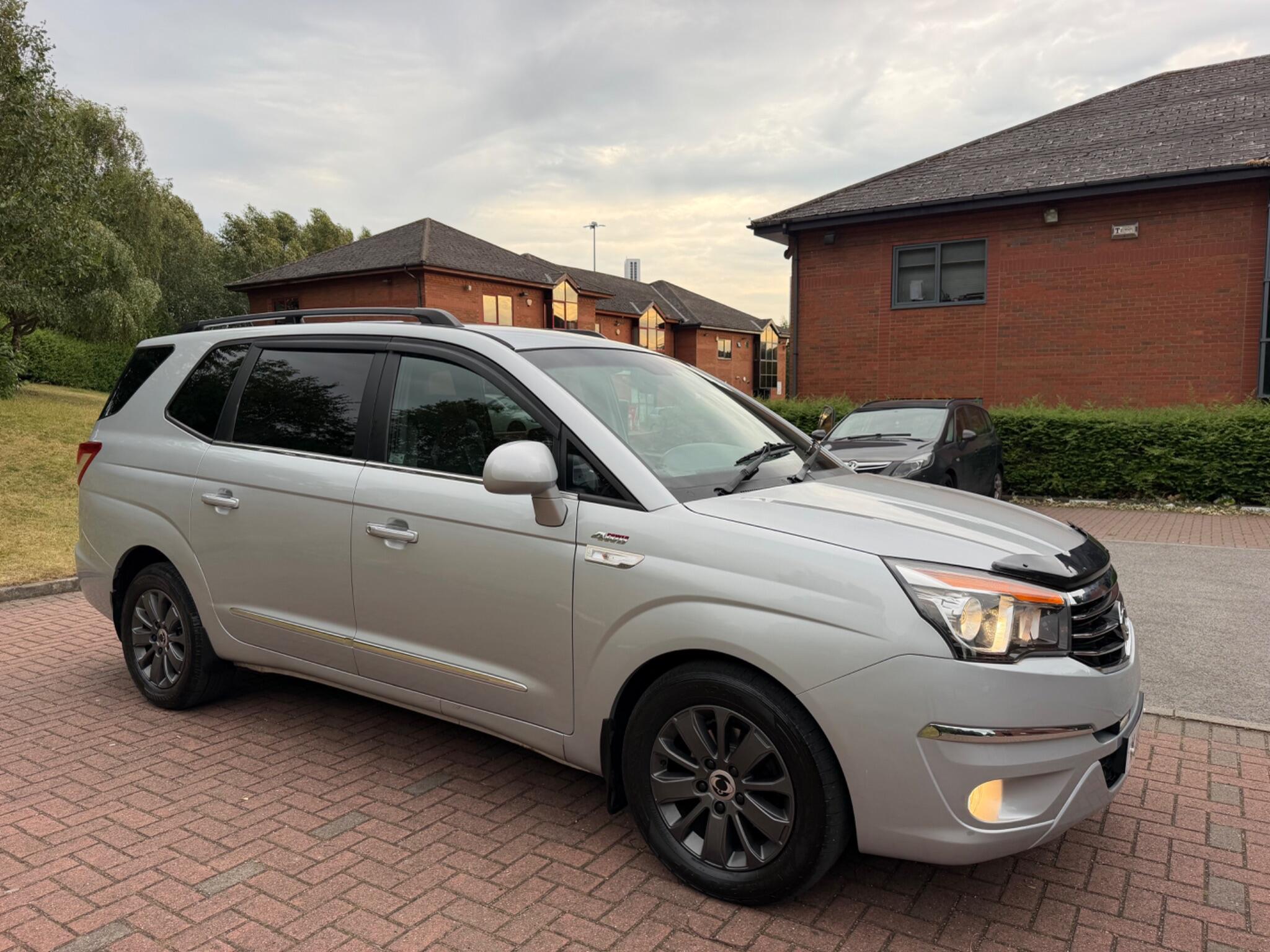 Ssangyong Turismo - Image 16