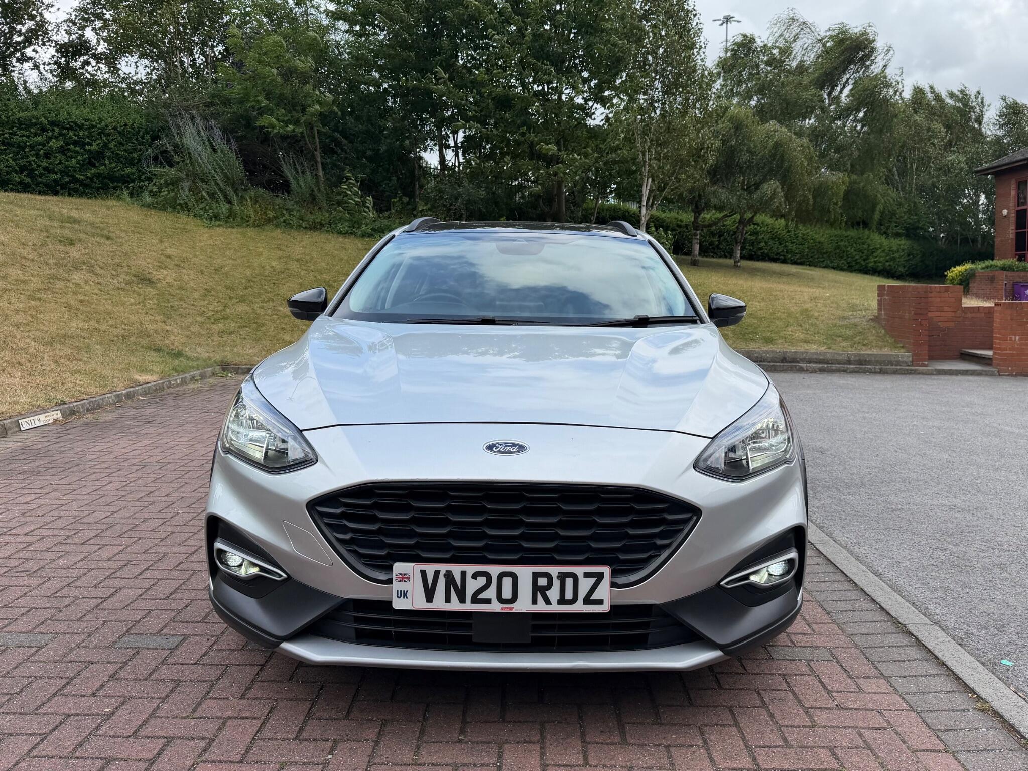 Ford Focus - Image 10