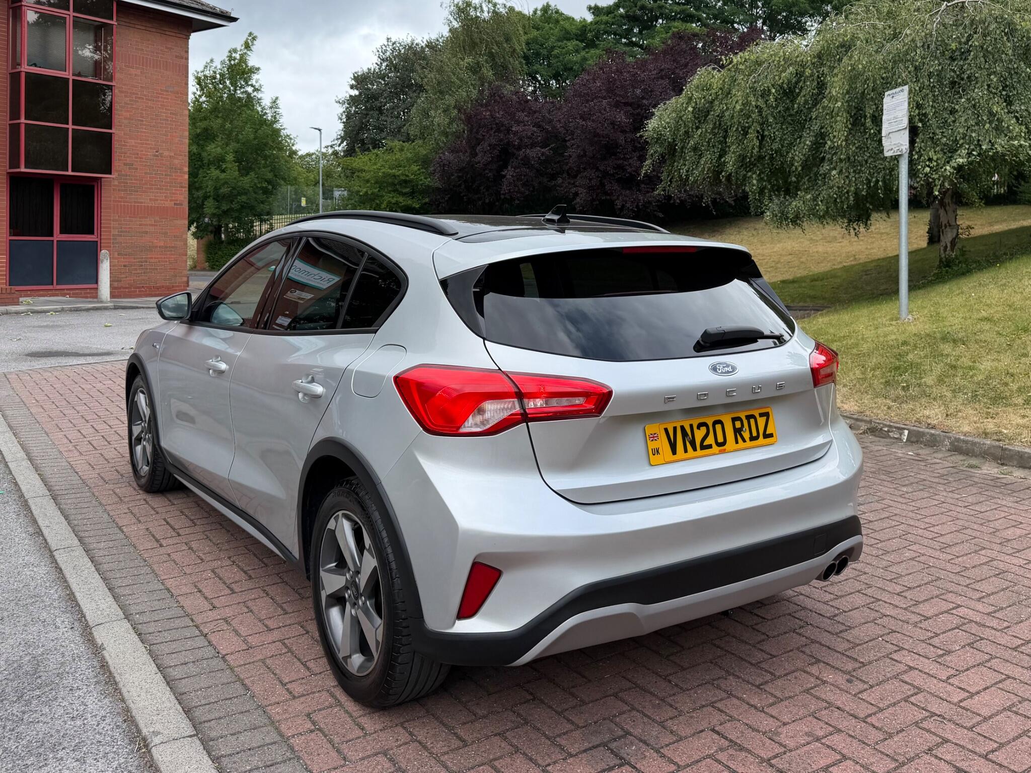 Ford Focus - Image 14