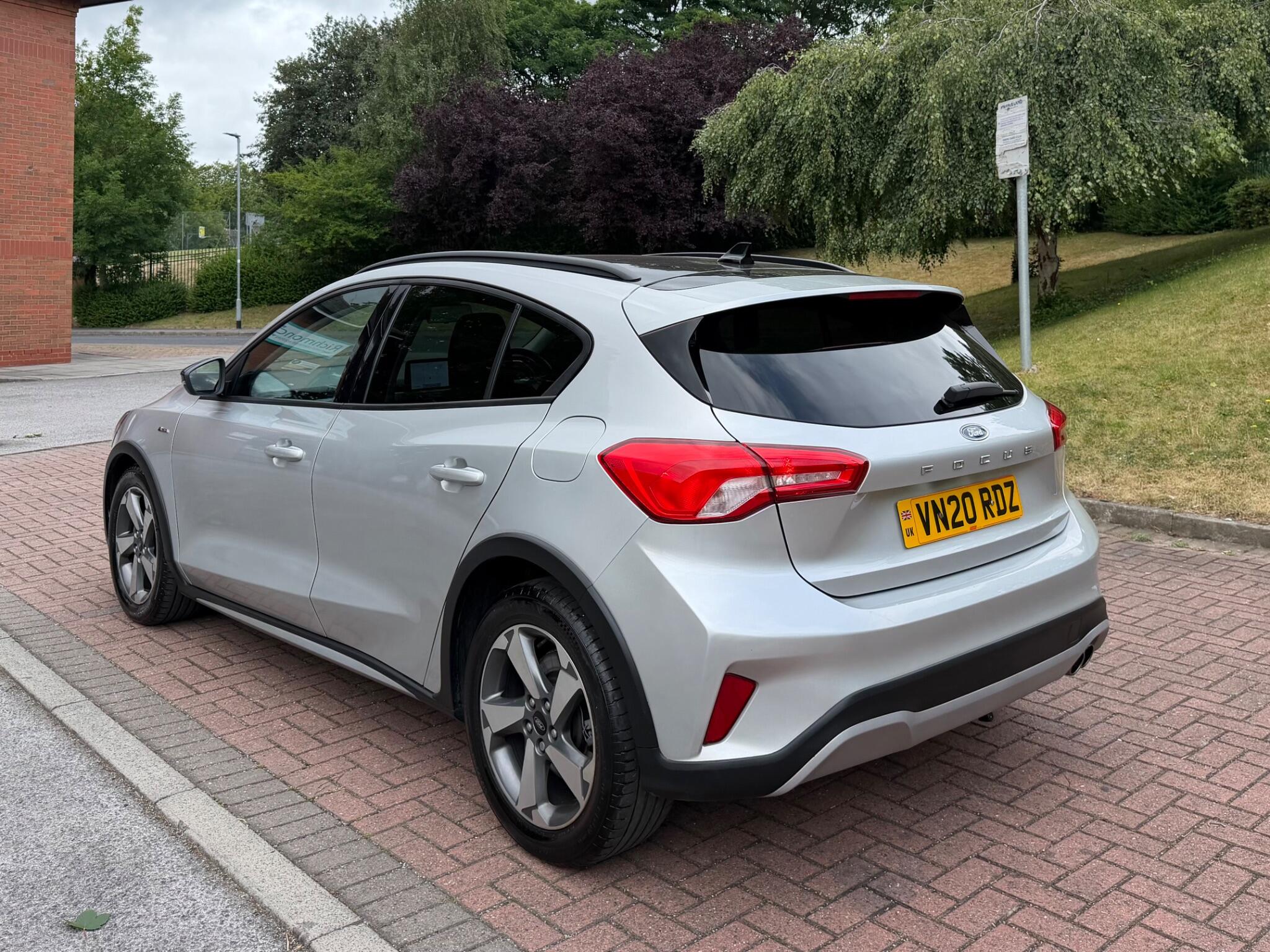 Ford Focus - Image 15