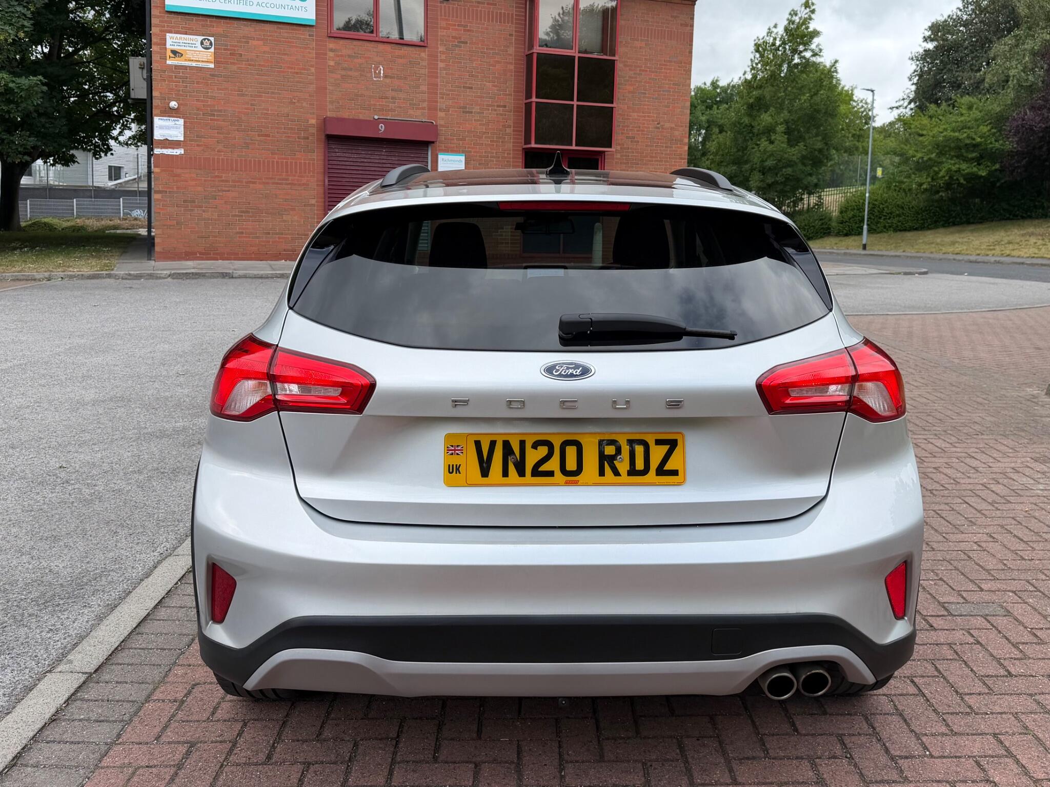 Ford Focus - Image 18