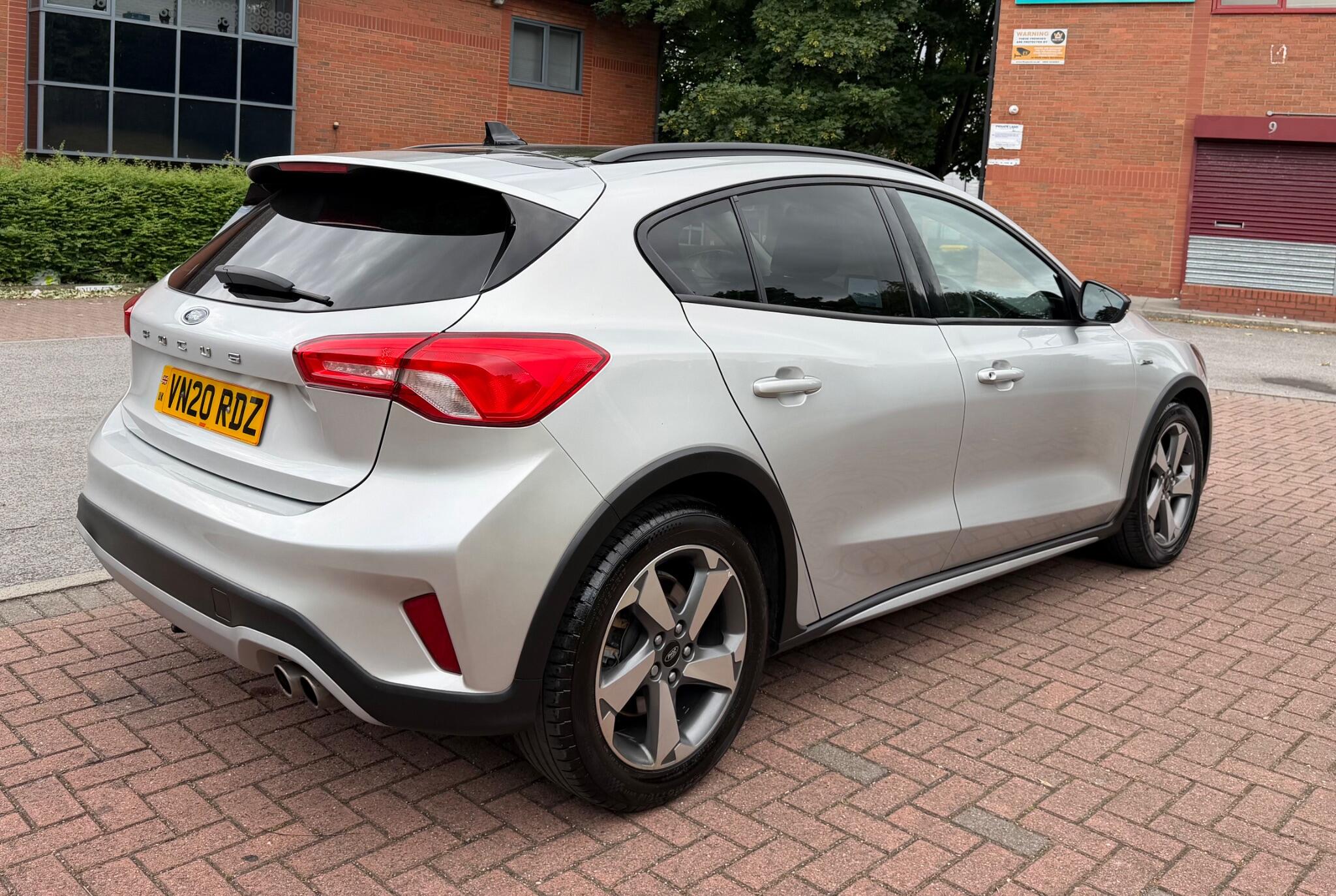 Ford Focus - Image 20