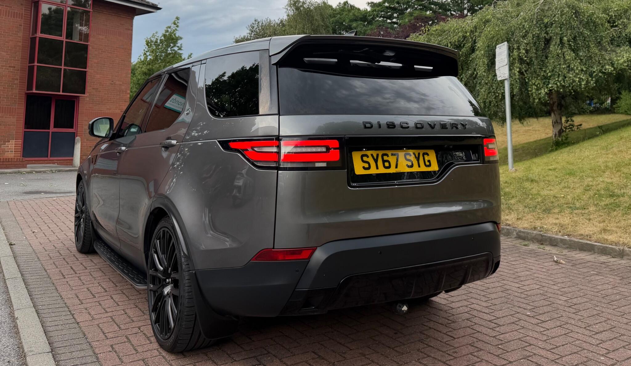 Land Rover Discovery - Image 16