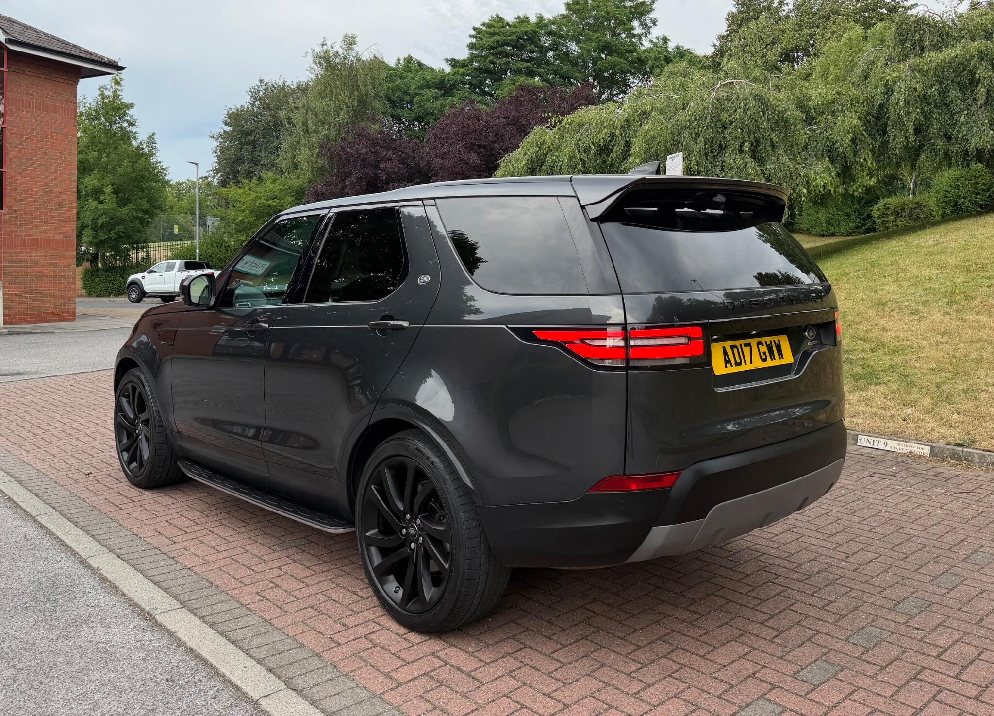 Land Rover Discovery - Image 14