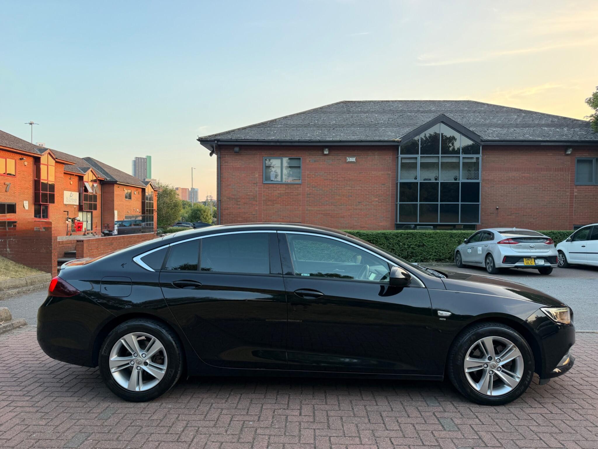 Vauxhall Insignia - Image 4