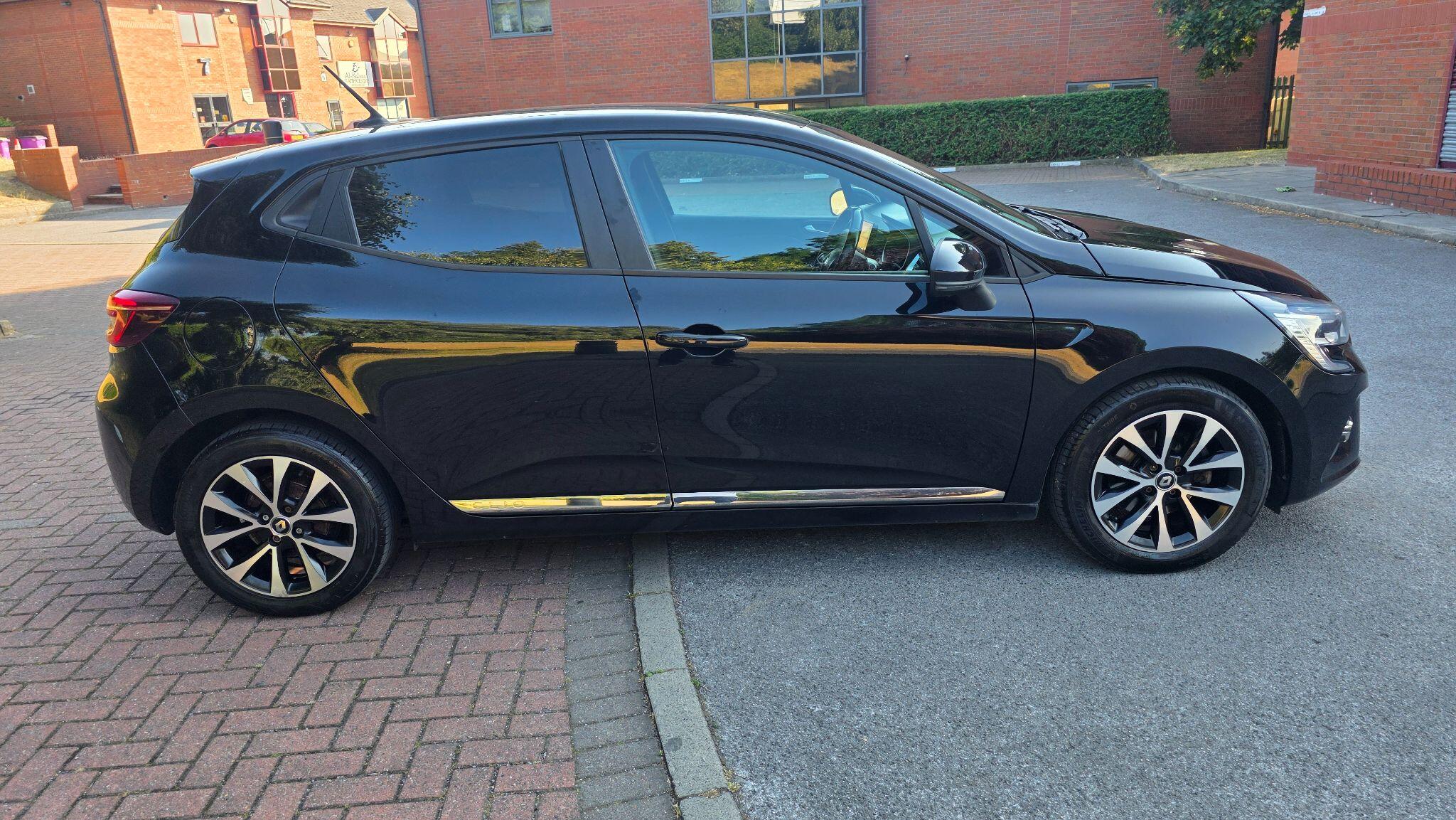 Renault Clio - Image 4
