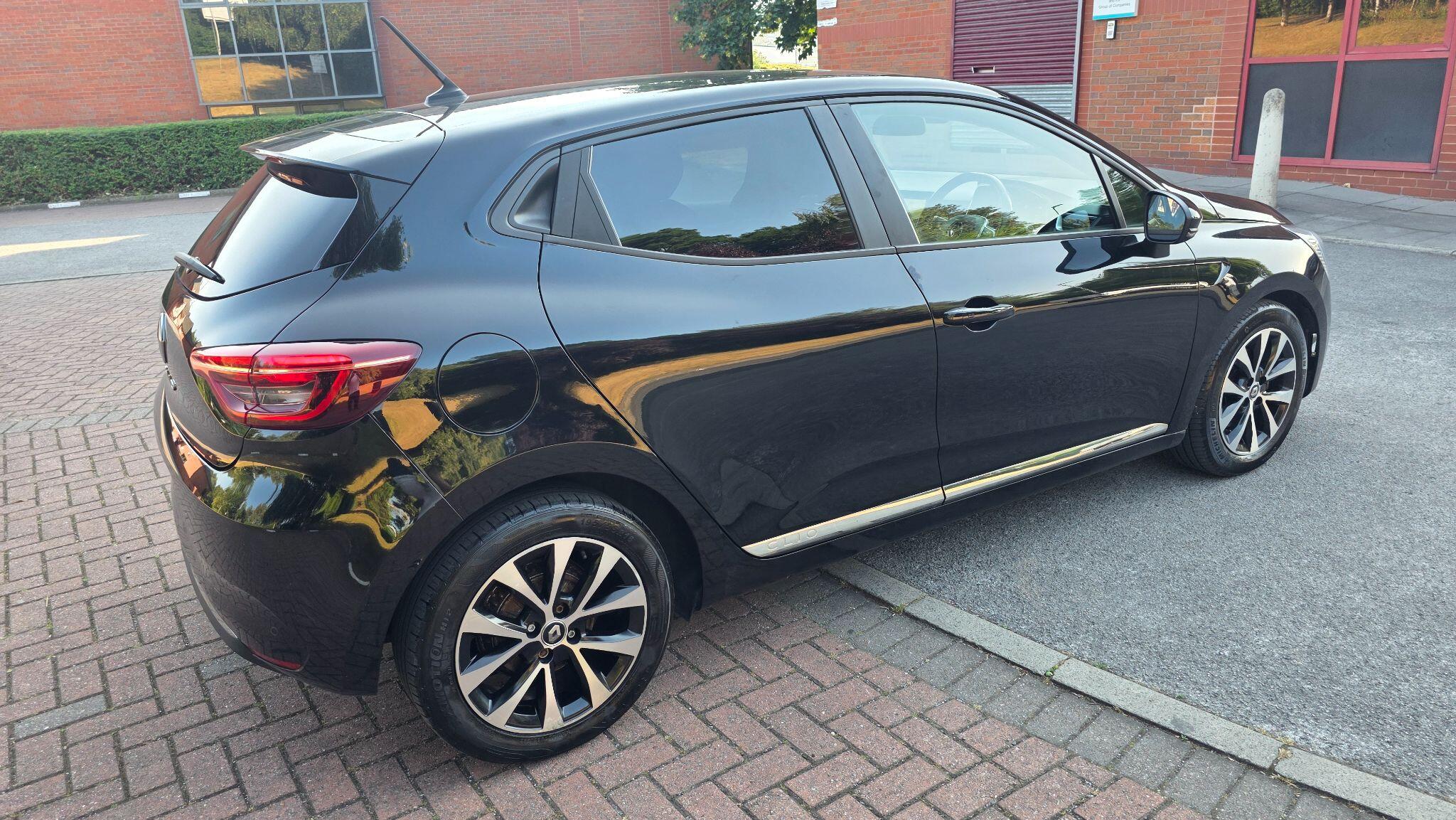 Renault Clio - Image 7