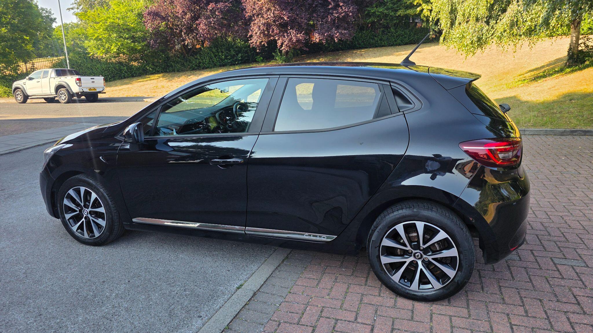 Renault Clio - Image 12