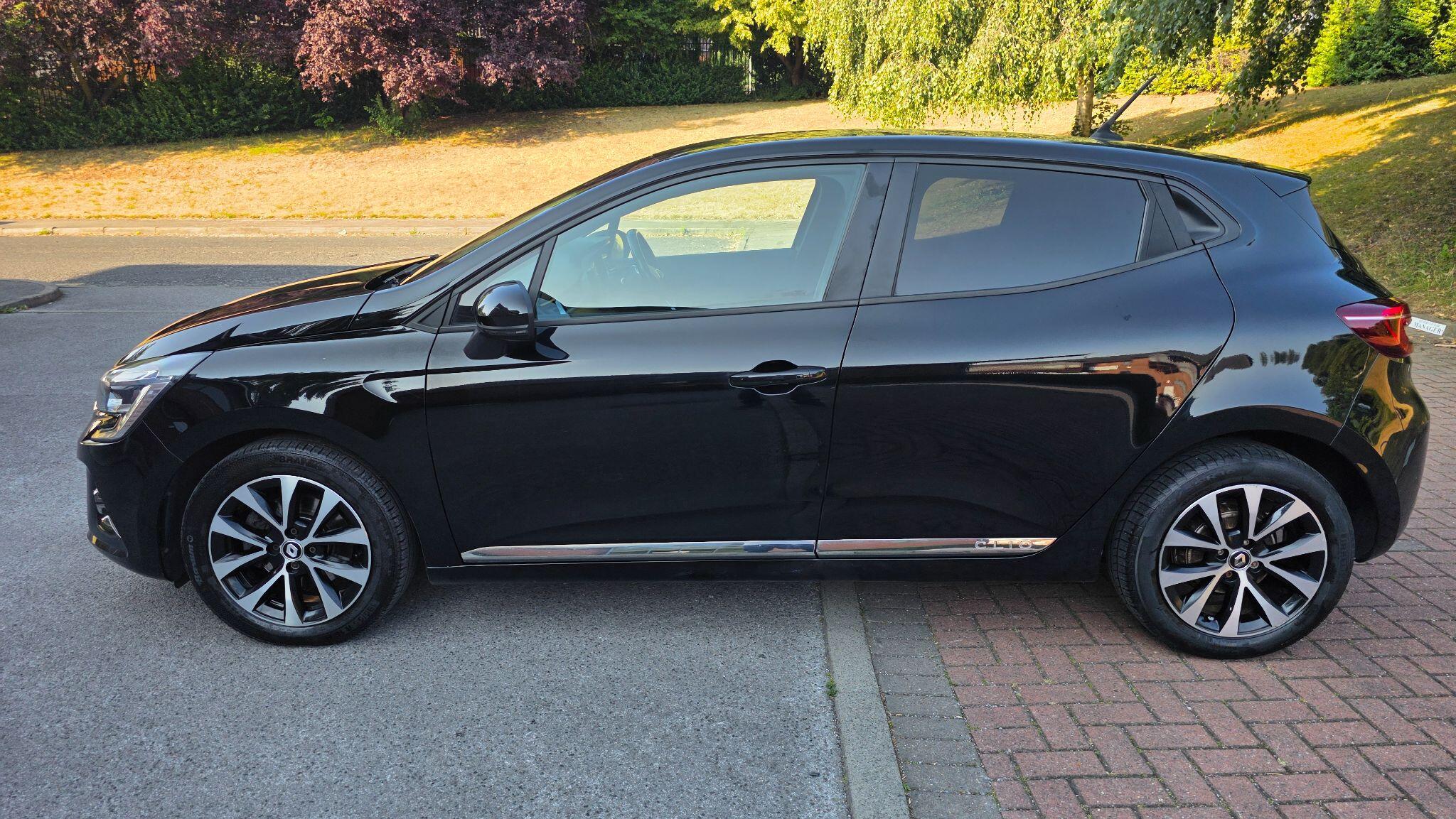 Renault Clio - Image 14