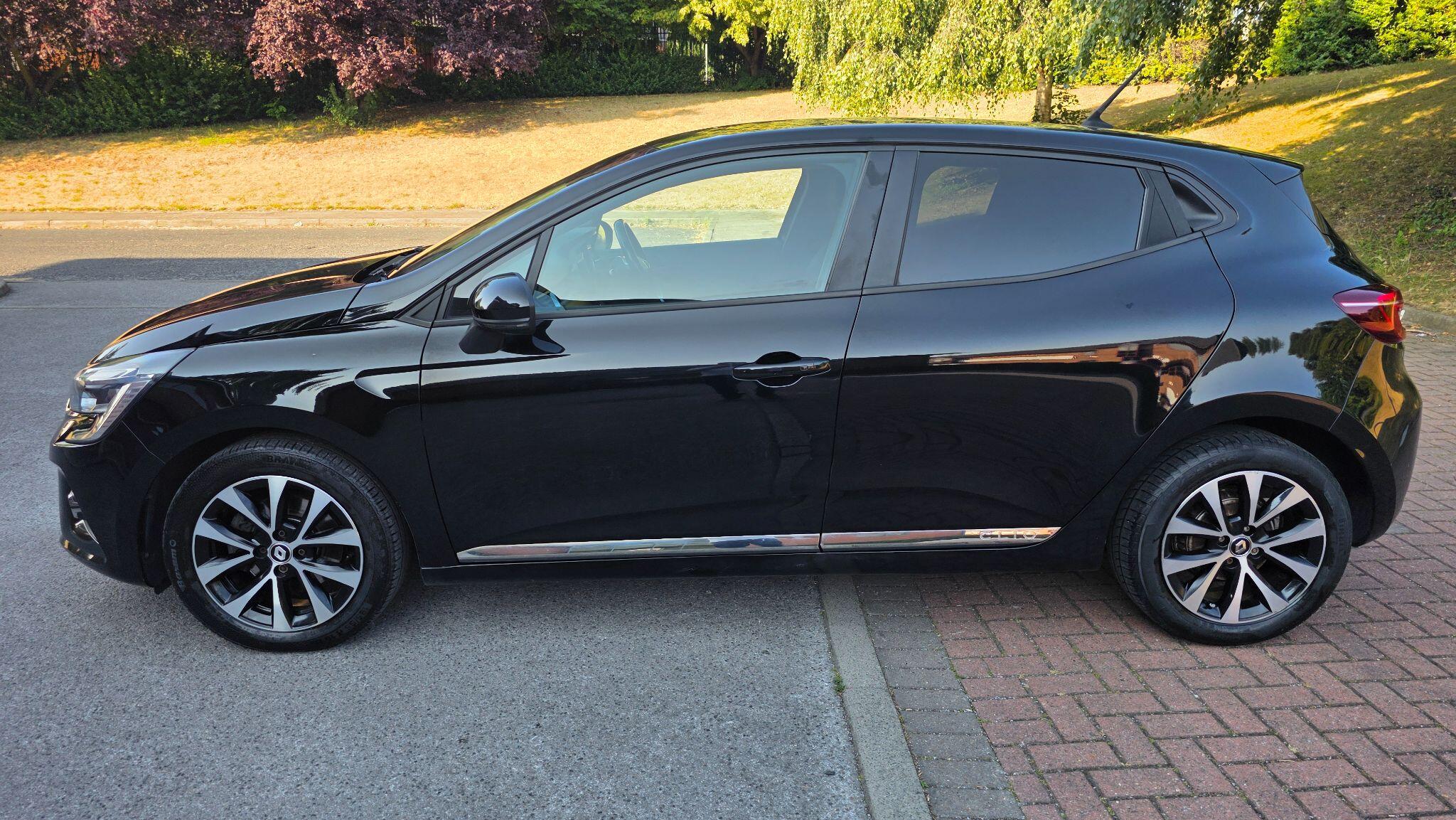 Renault Clio - Image 15