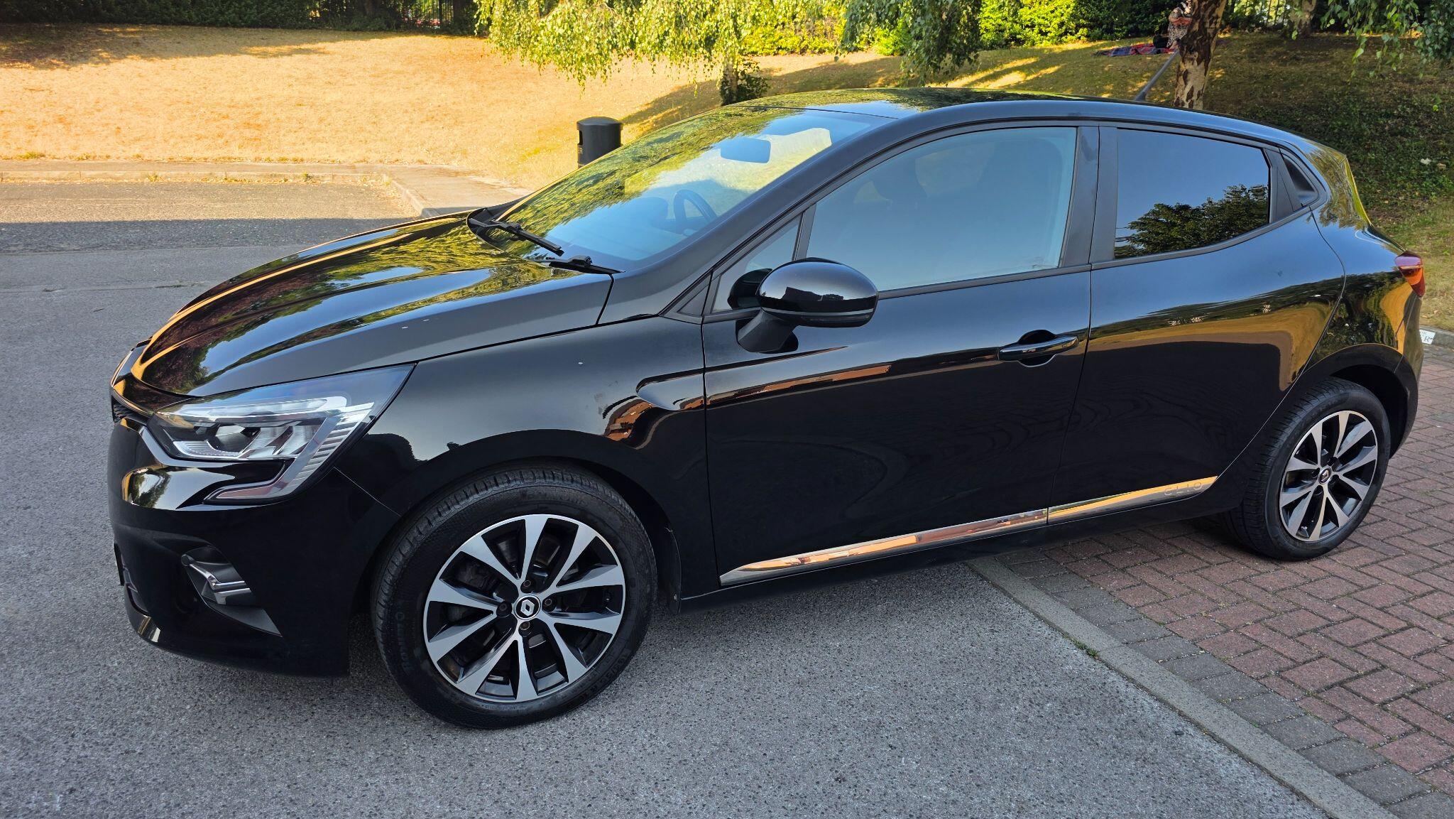 Renault Clio - Image 17