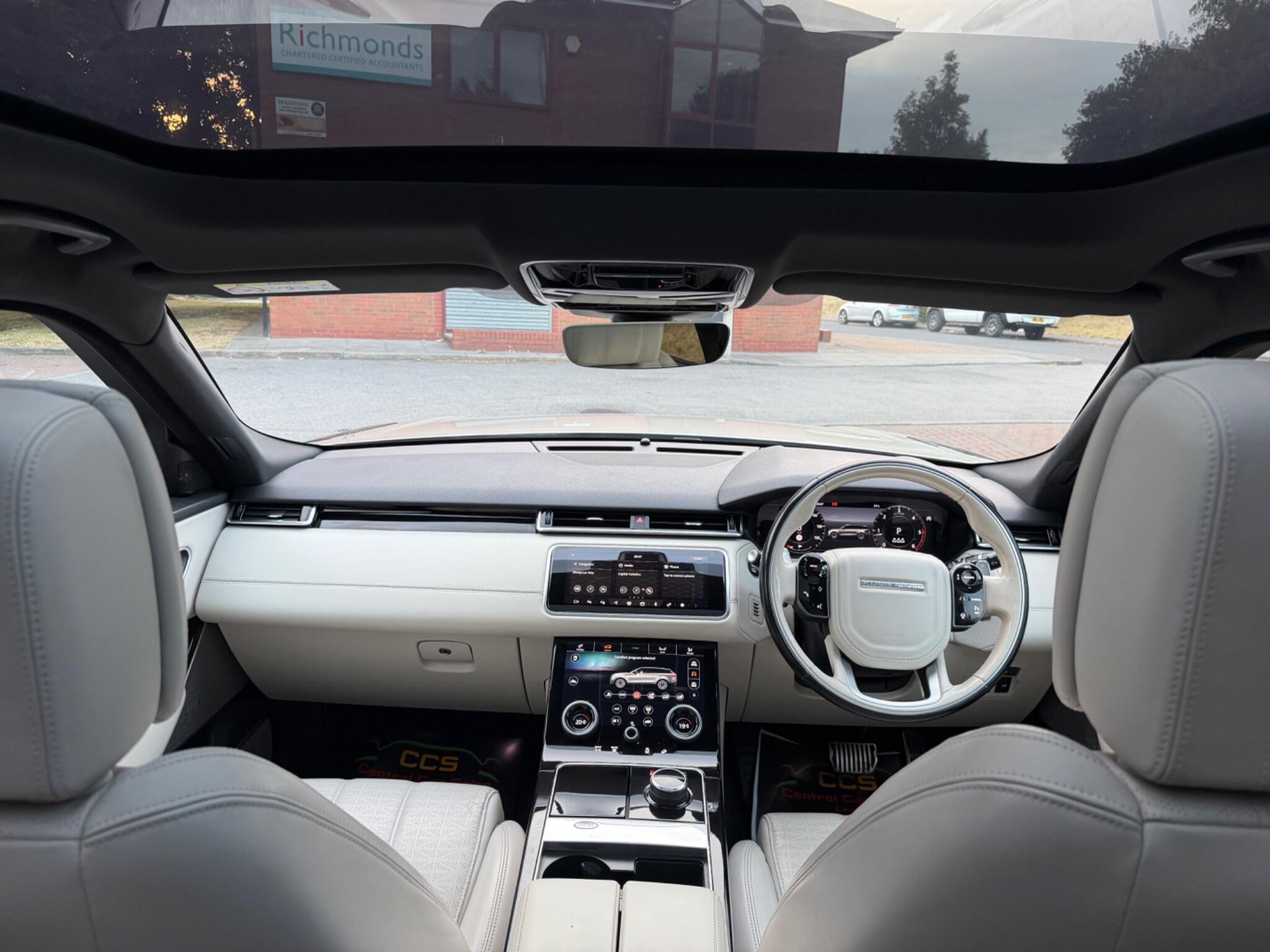Land Rover Range Rover Velar - Image 4