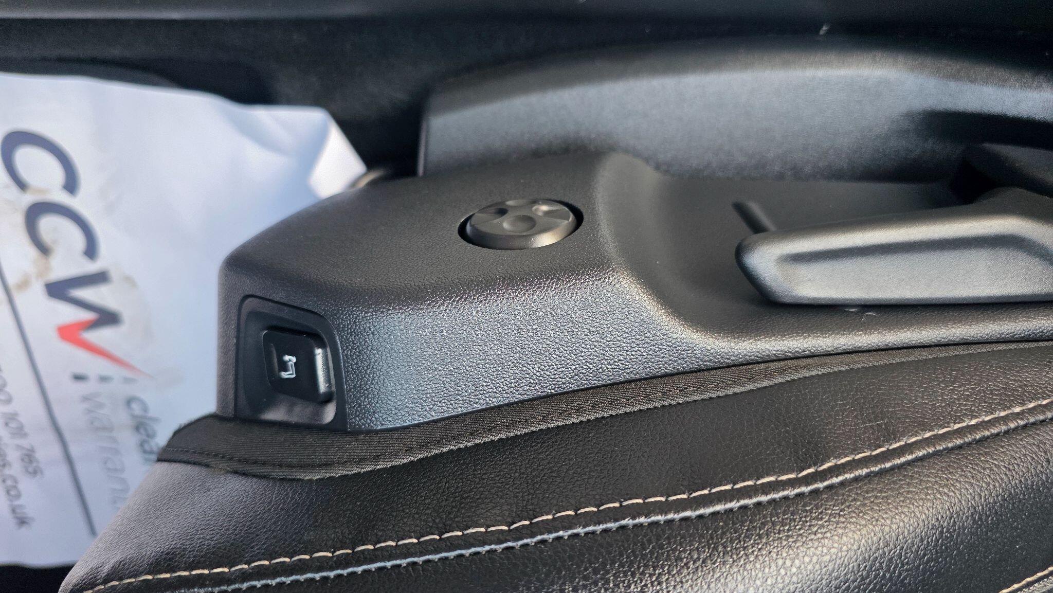 Vauxhall Grandland X - Image 18