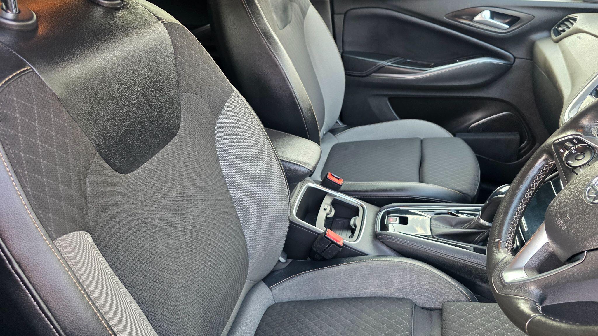 Vauxhall Grandland X - Image 19