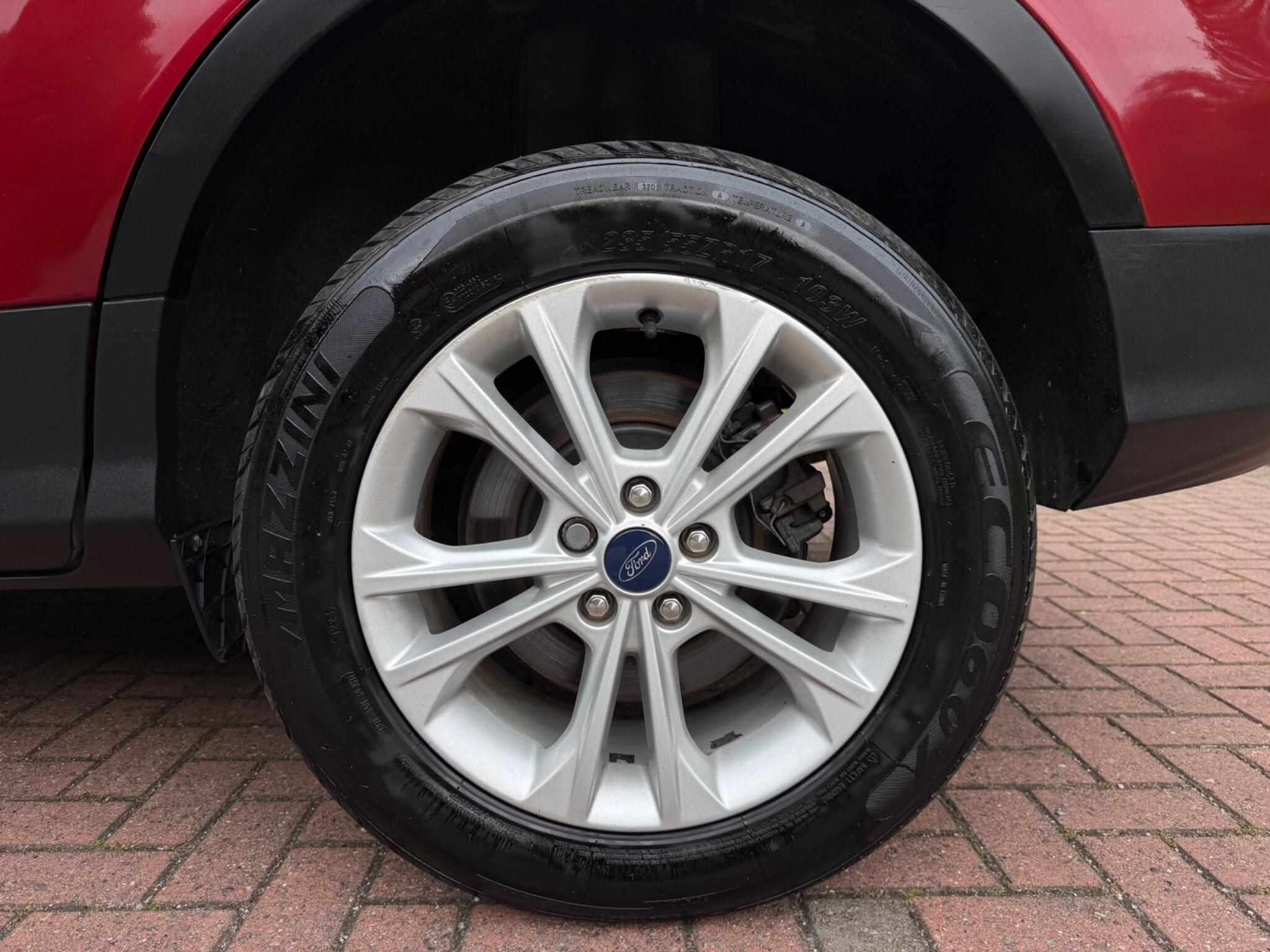 Ford Kuga - Image 19