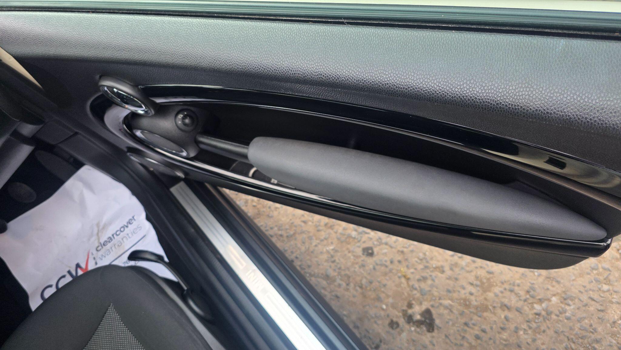 MINI Hatch - Image 20