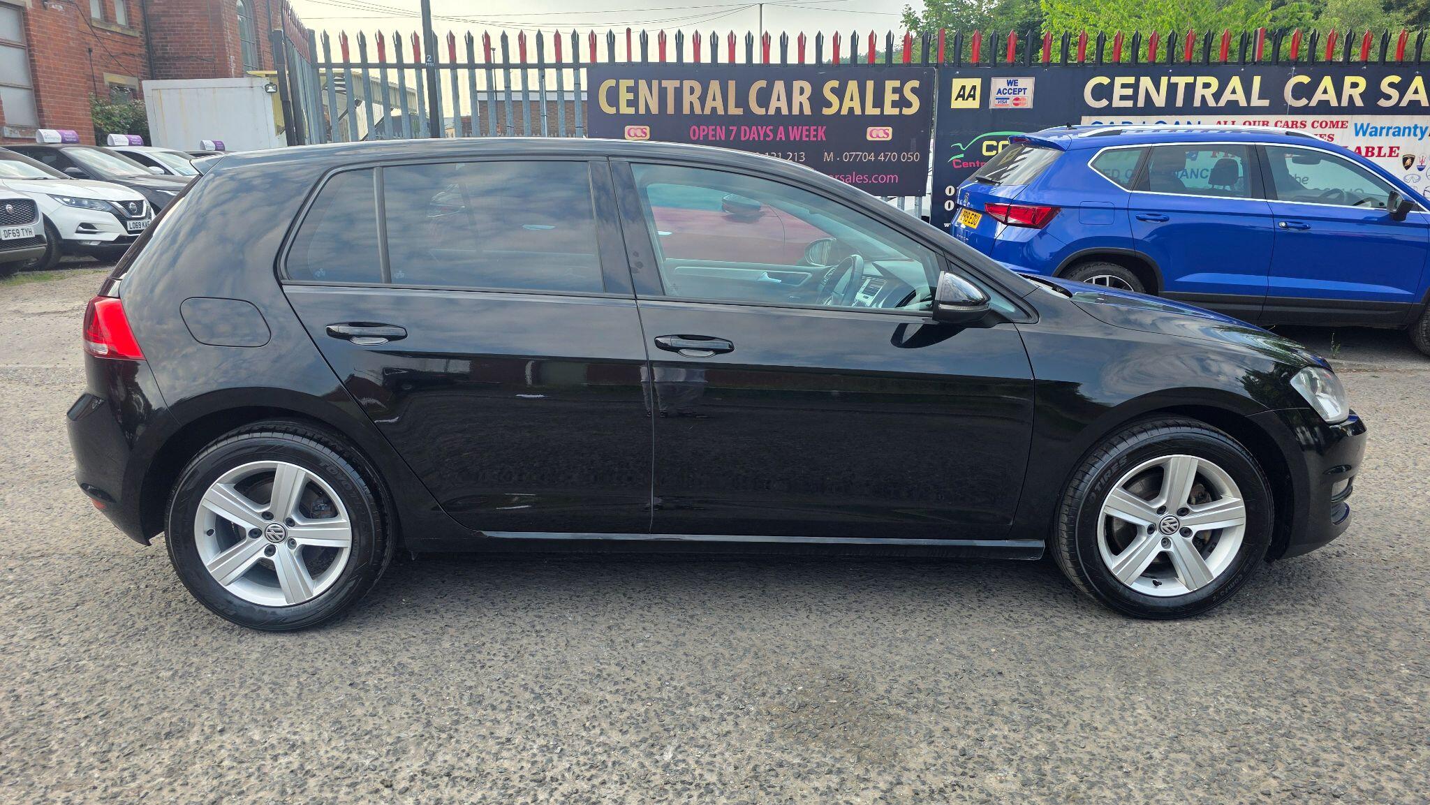 Volkswagen Golf - Image 4