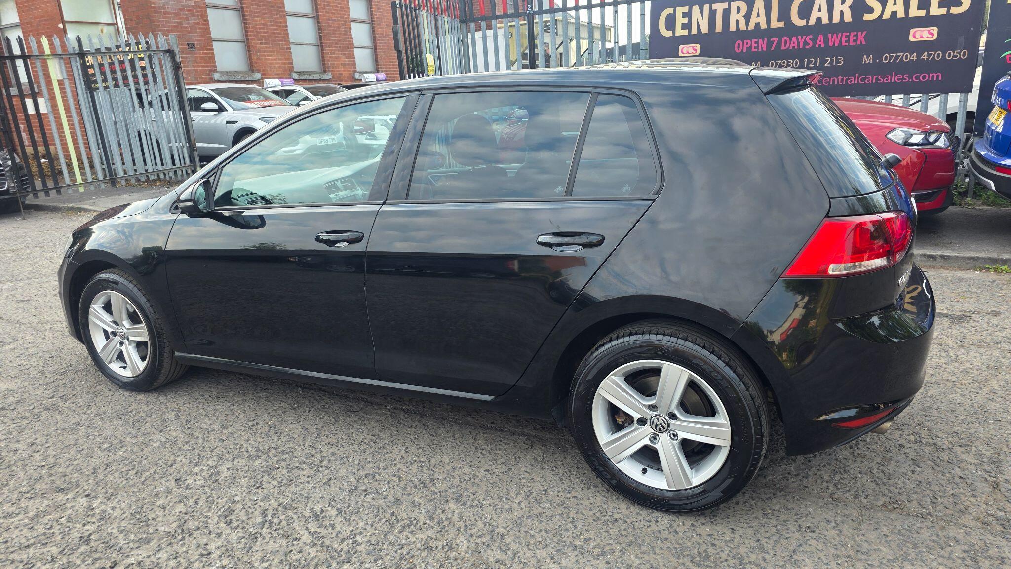 Volkswagen Golf - Image 11