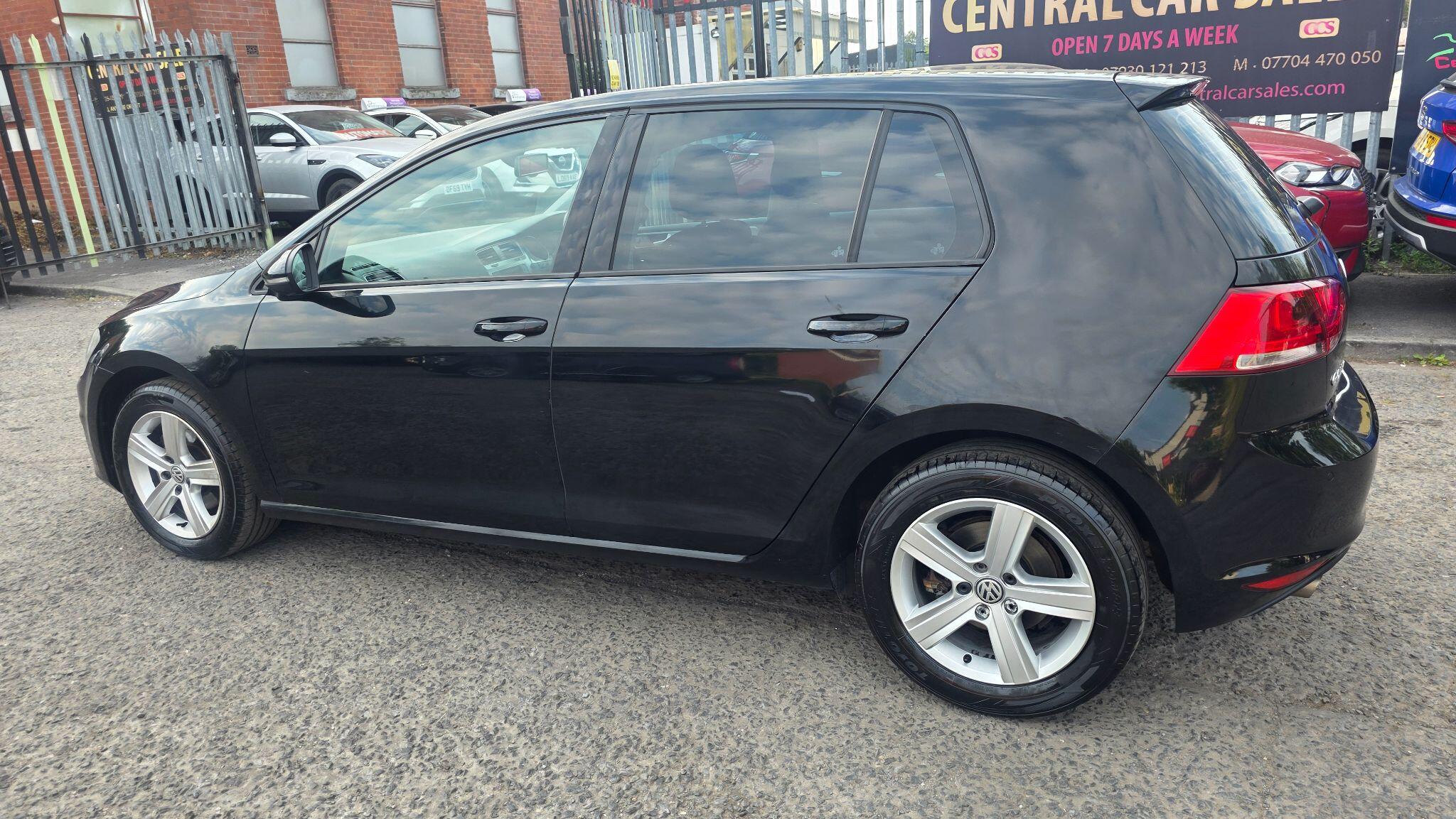 Volkswagen Golf - Image 12
