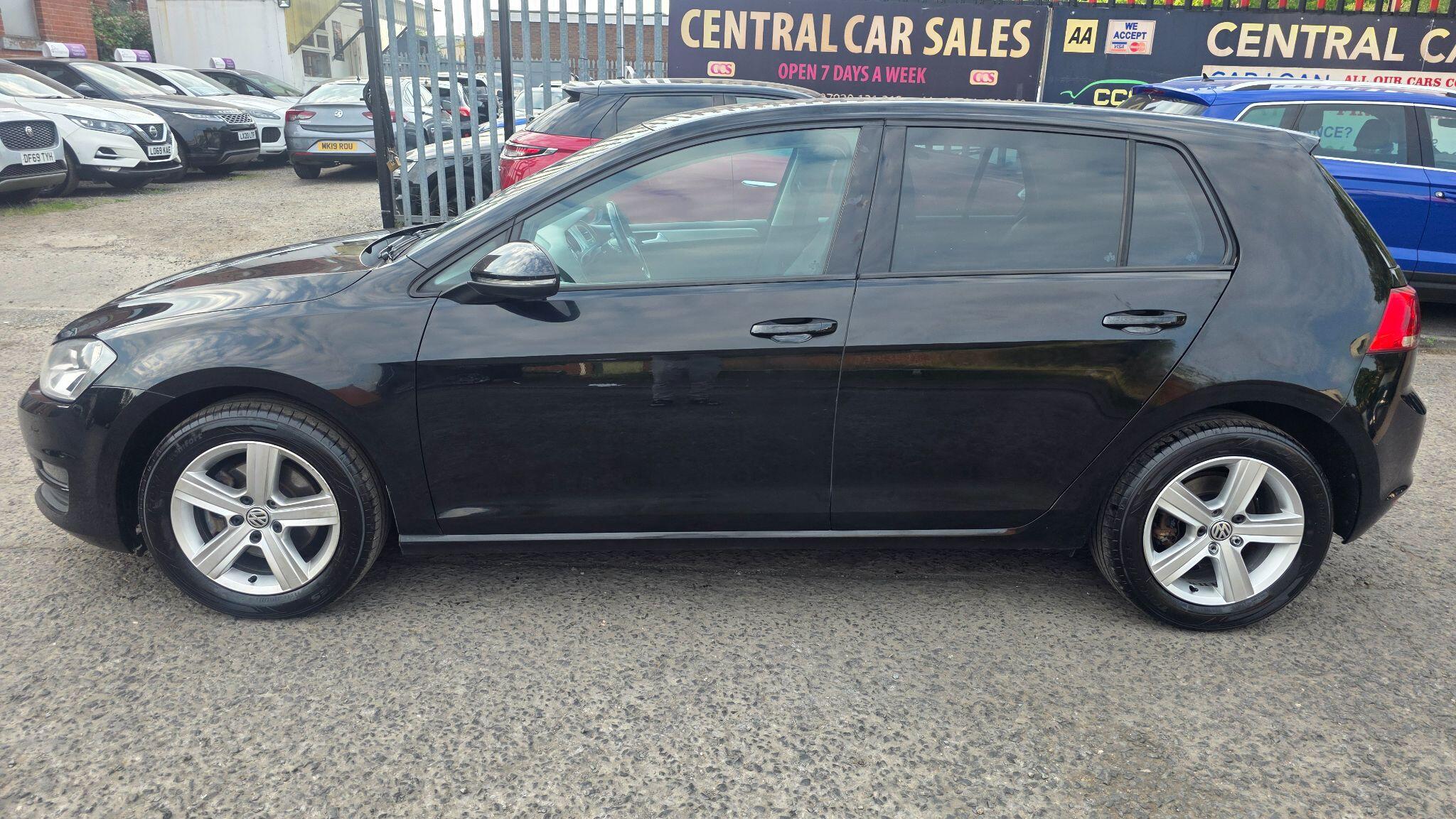 Volkswagen Golf - Image 13