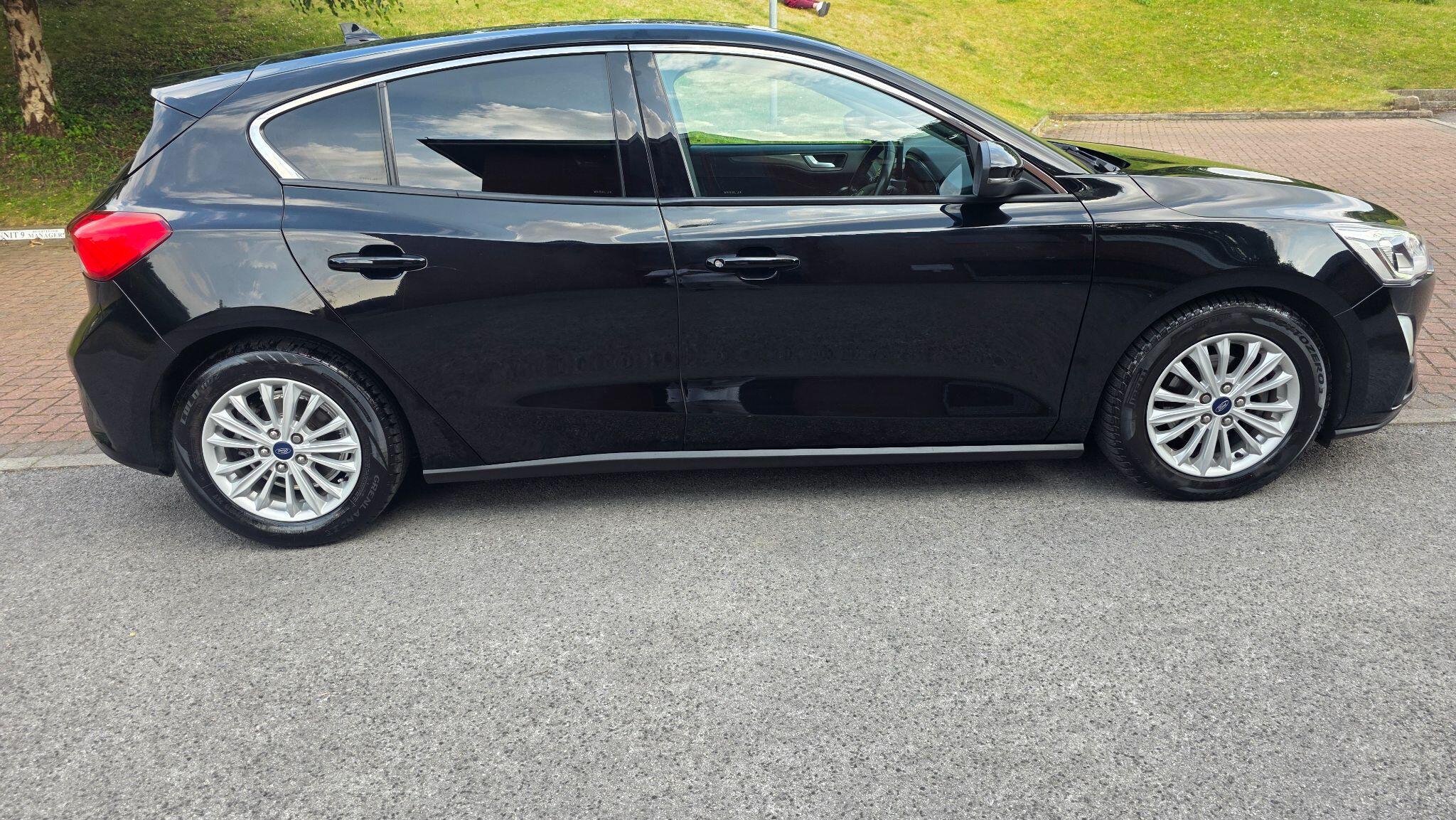 Ford Focus - Image 6