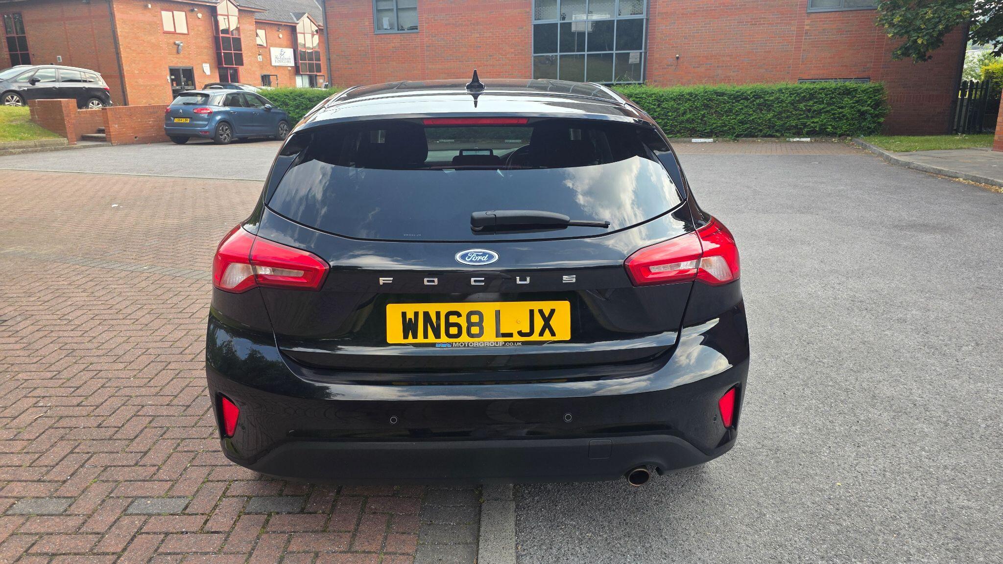 Ford Focus - Image 11