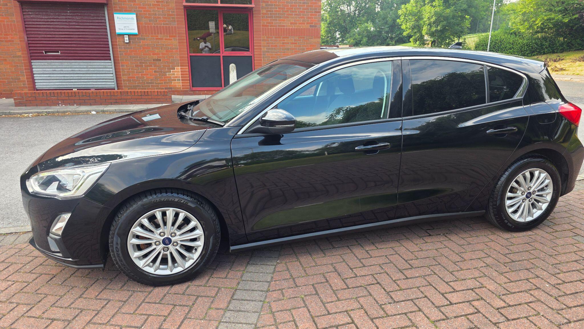 Ford Focus - Image 16