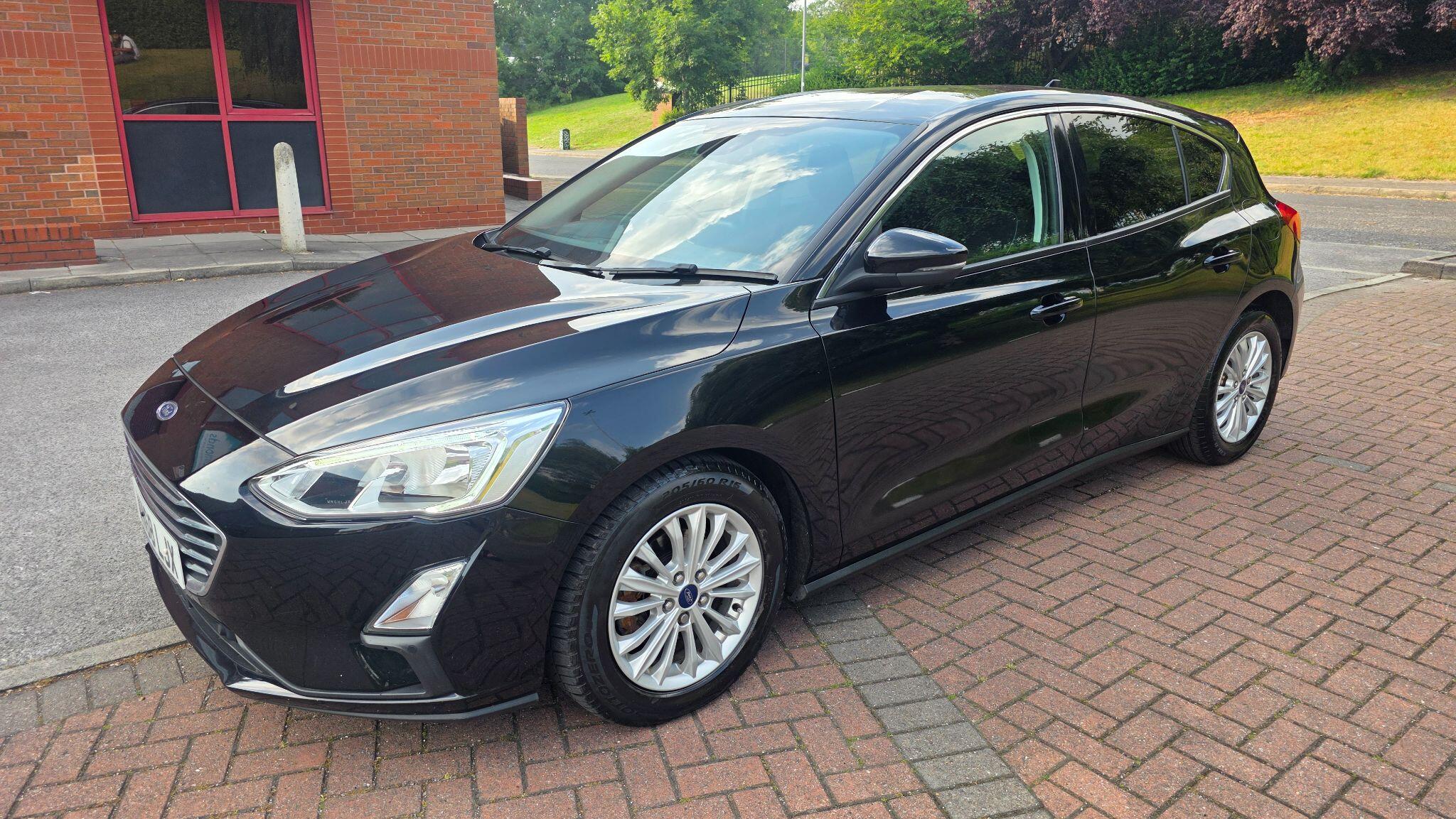 Ford Focus - Image 17