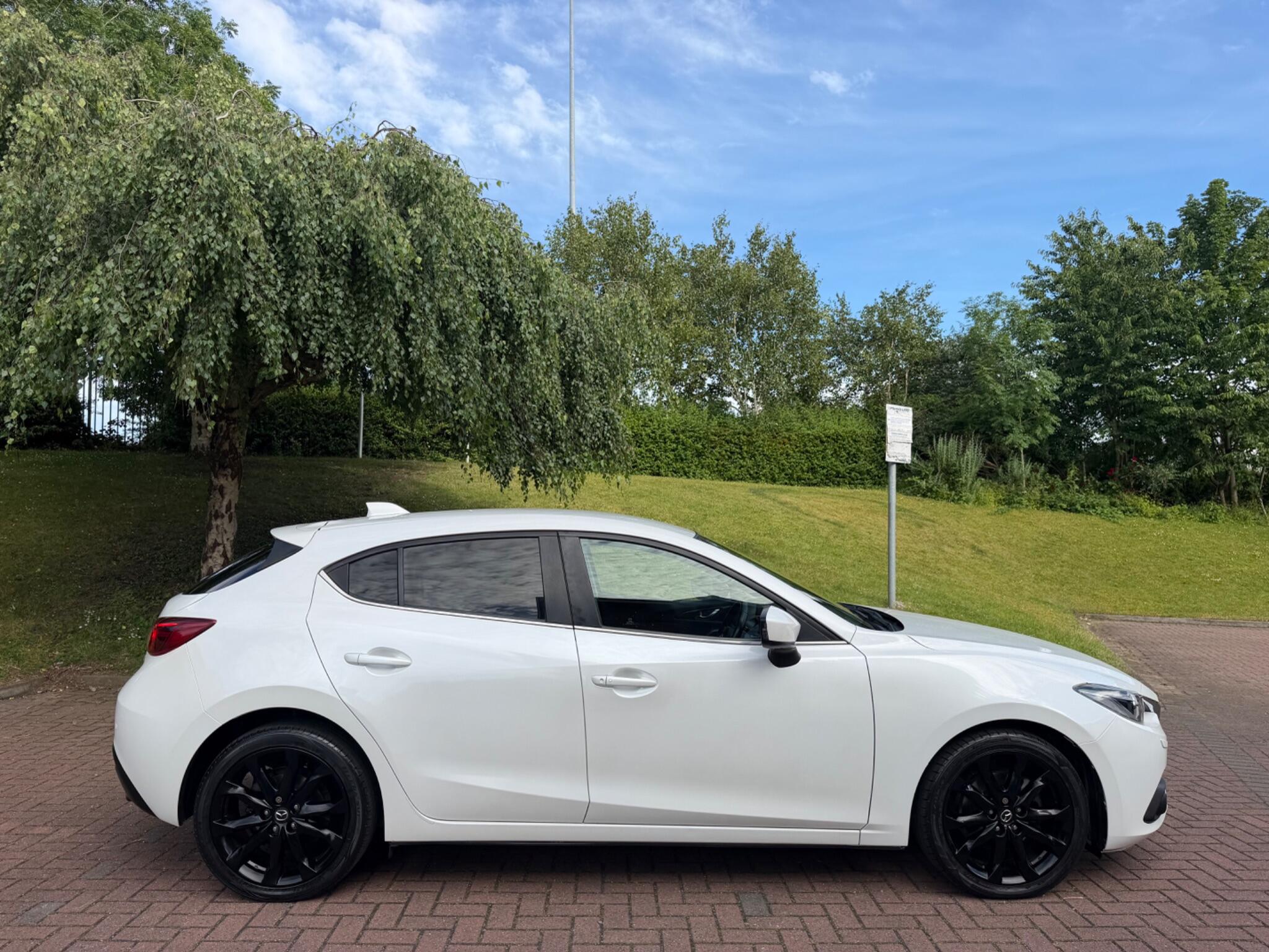 Mazda MAZDA3 - Image 9