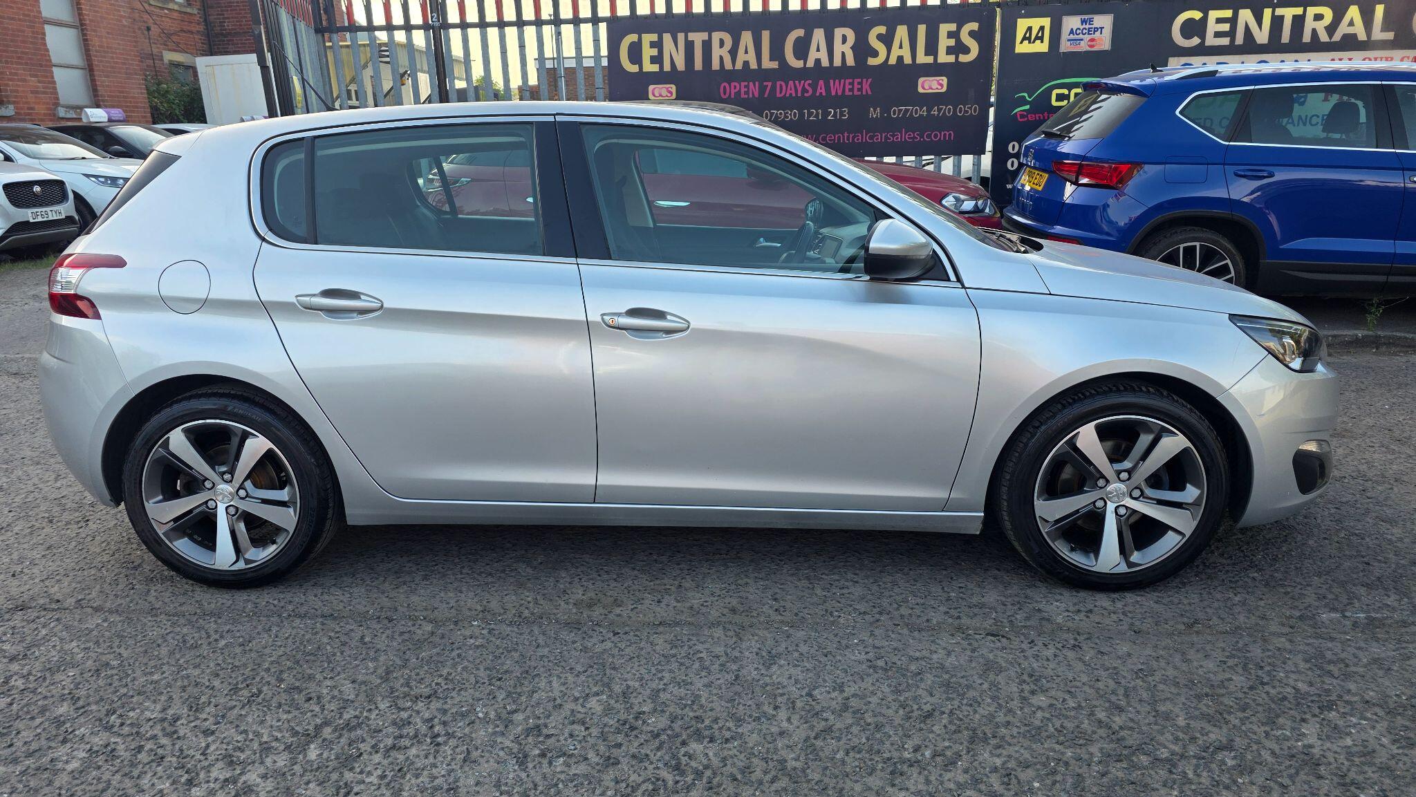 Peugeot 308 - Image 5